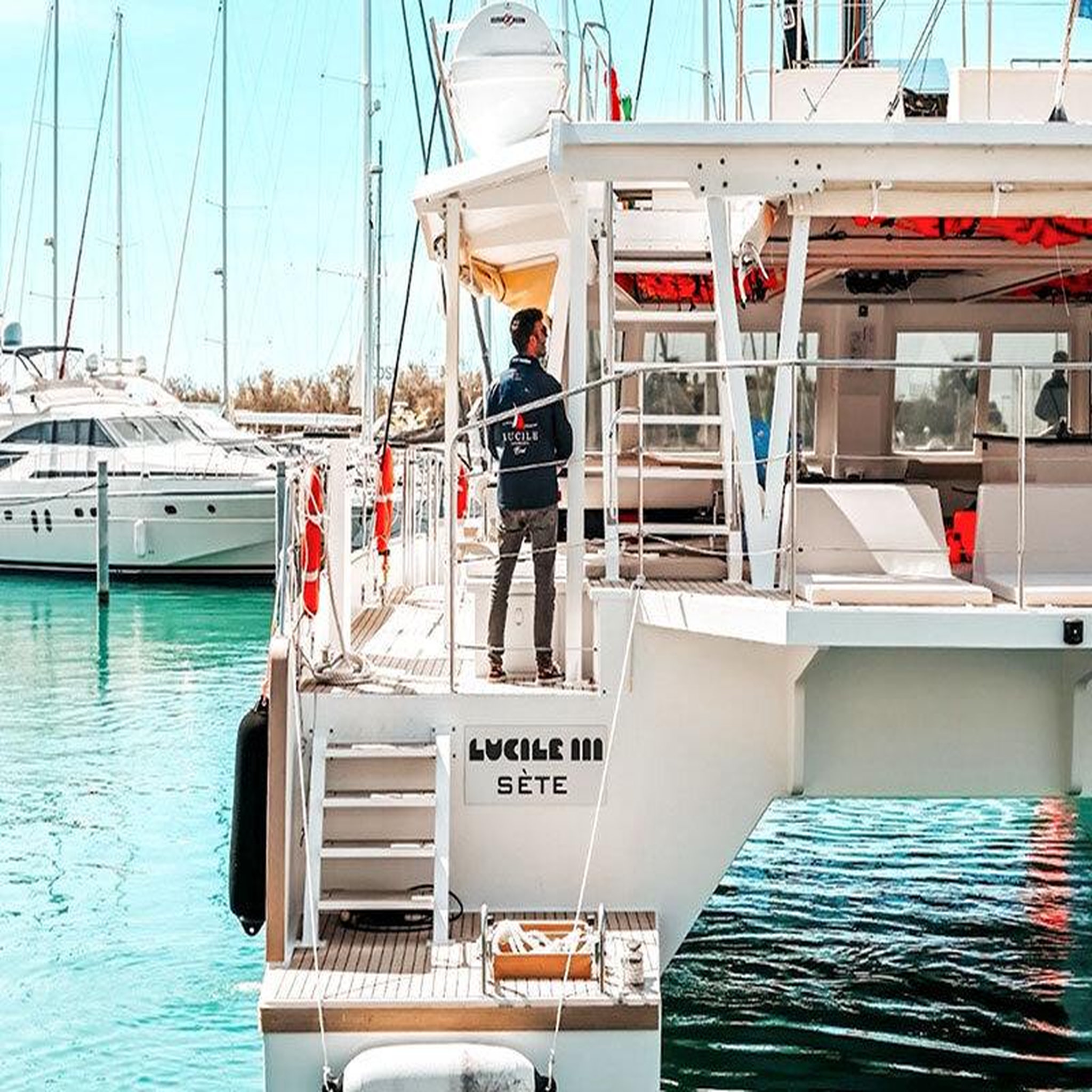 Voir la diapositive 4 : Smartbox Sortie en catamaran de 2h pour 2 personnes en Camargue - Coffret Cadeau Sport & Aventure