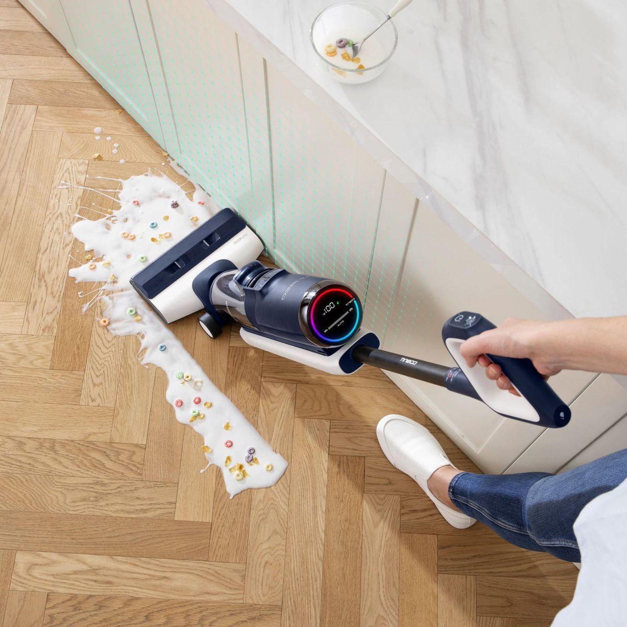 Voir la diapositive 4 : TINECO Aspirateur laveur Floor One S5 Extreme