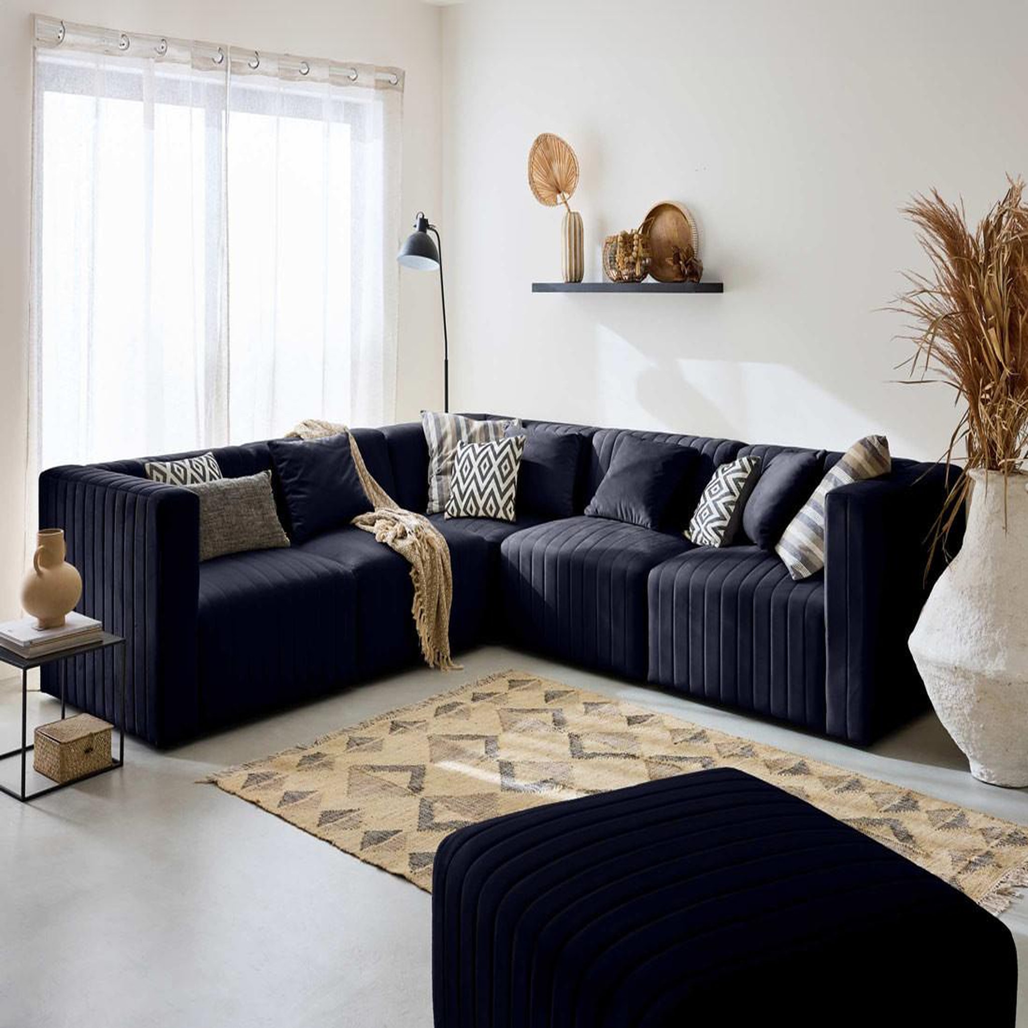 Voir la diapositive 1 : LISA DESIGN Nova - canapé modulable d'angle réversible - 6 places - avec pouf d'appoint - en velours