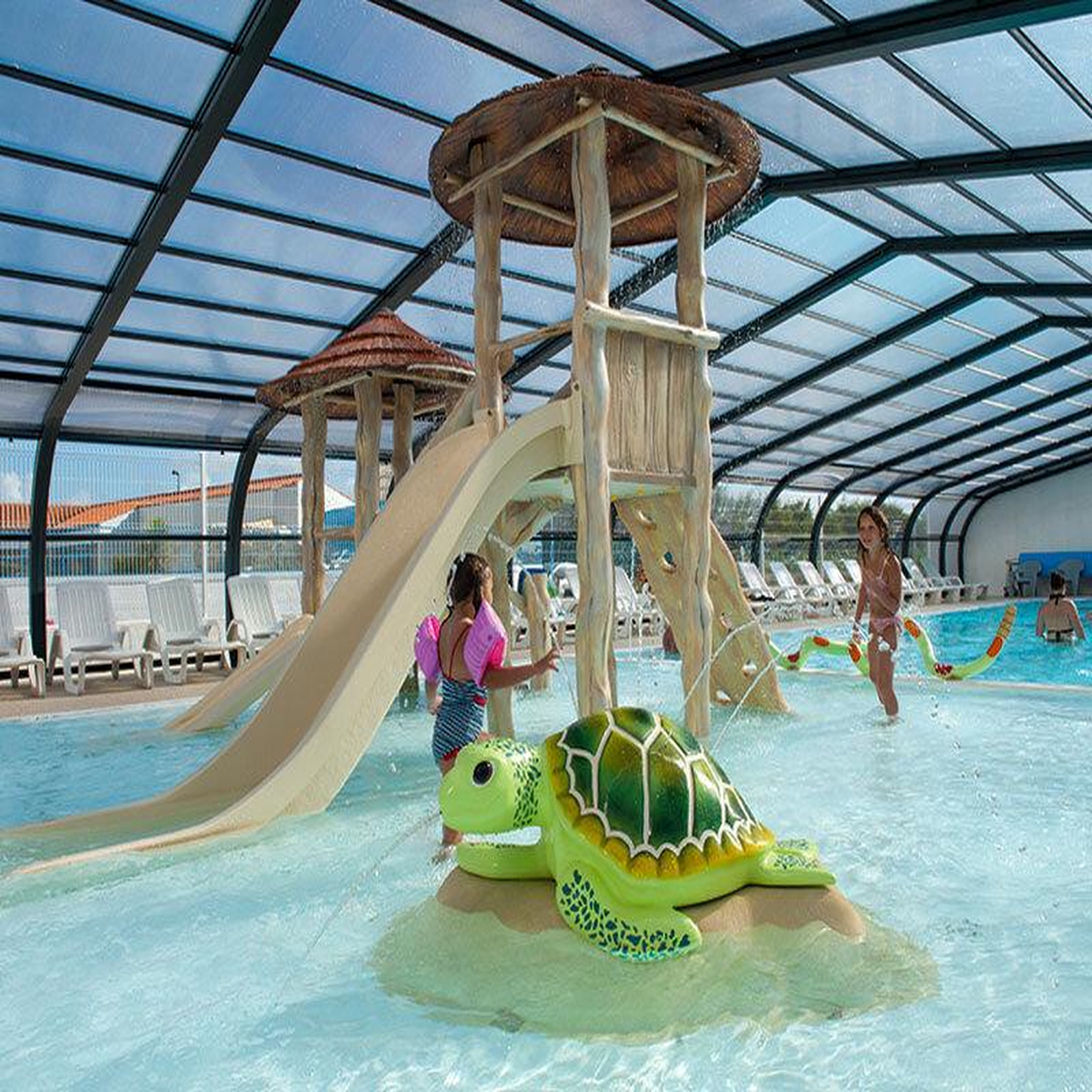 Voir la diapositive 4 : Smartbox Séjour en famille : 3 jours en écolodge 4* sur la côte vendéenne - coffret cadeau séjour