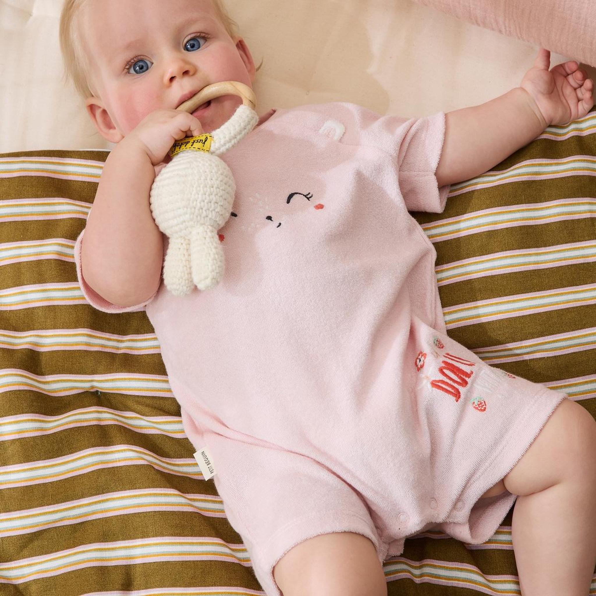 Voir la diapositive 4 : Petit Béguin Barboteuse bébé en éponge saona