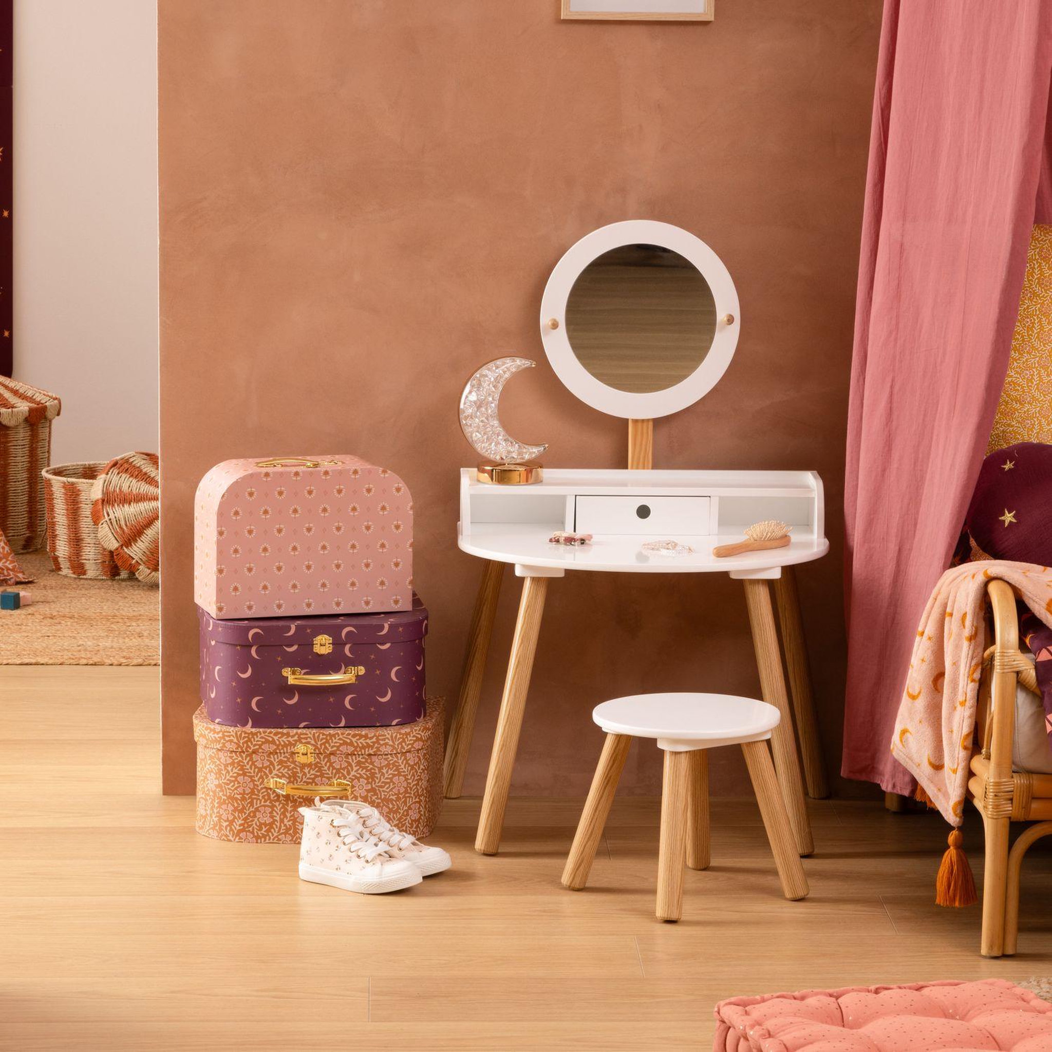 Voir la diapositive 6 : ATMOSPHERA Coiffeuse avec tabouret enfant bella - blanc