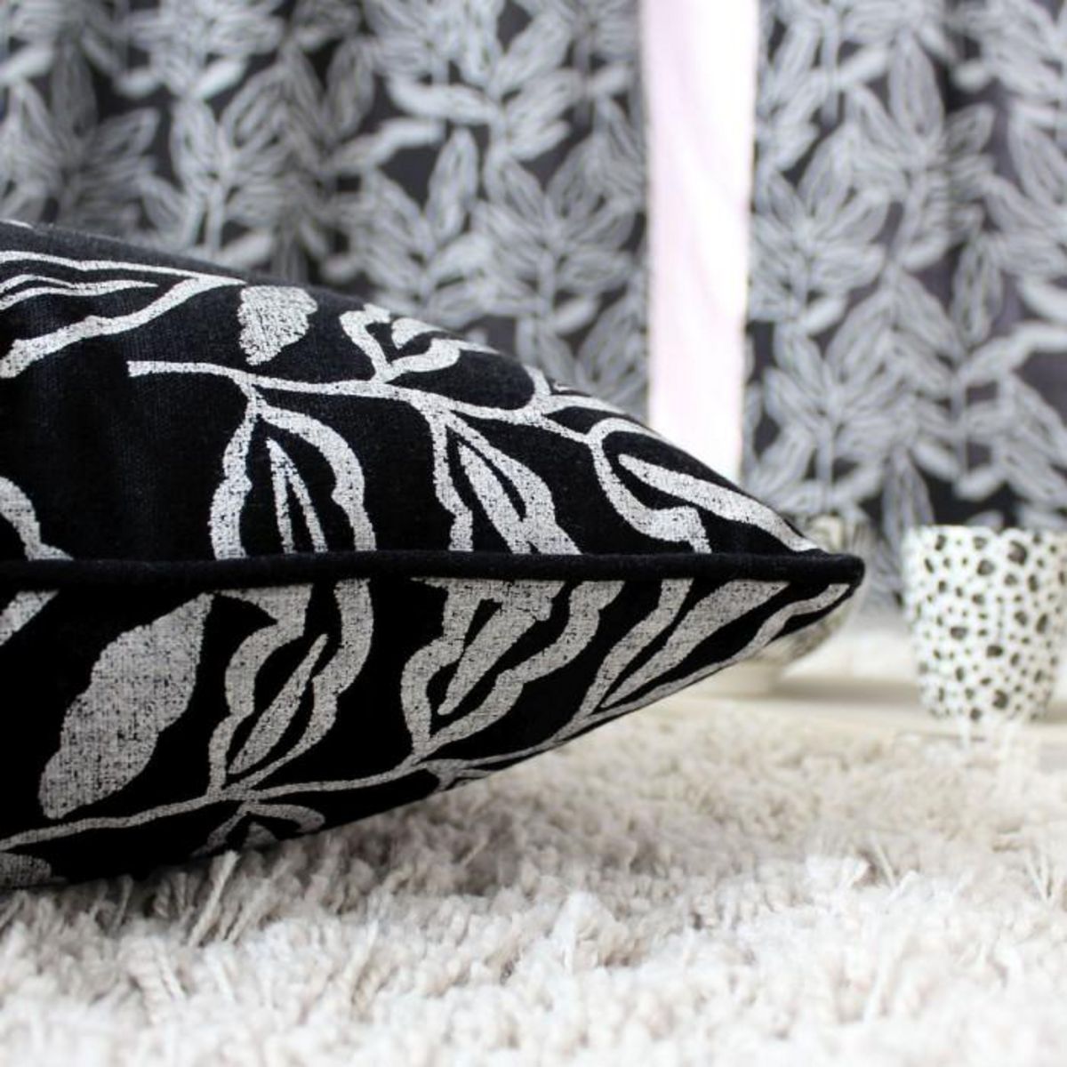 Paris Prix Coussin Déco à Motifs  Lodge  40x40cm Noir & Blanc