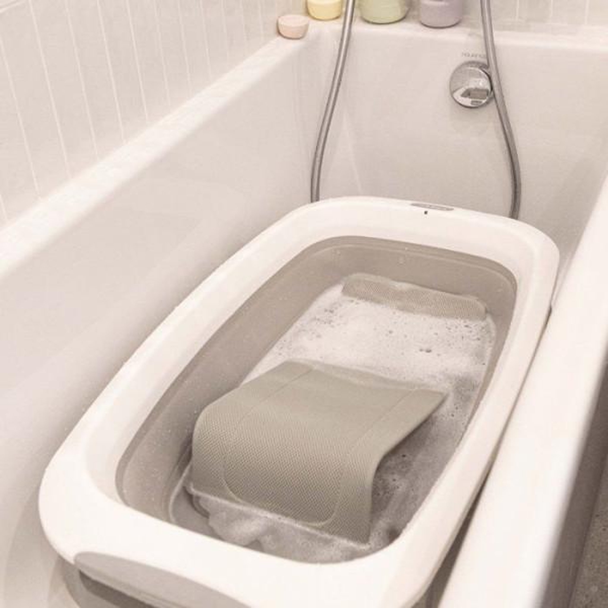 Voir la diapositive 4 : MARKET24 Transat - Anneau  de bain ergonomique - BEABA - do - Gris velours