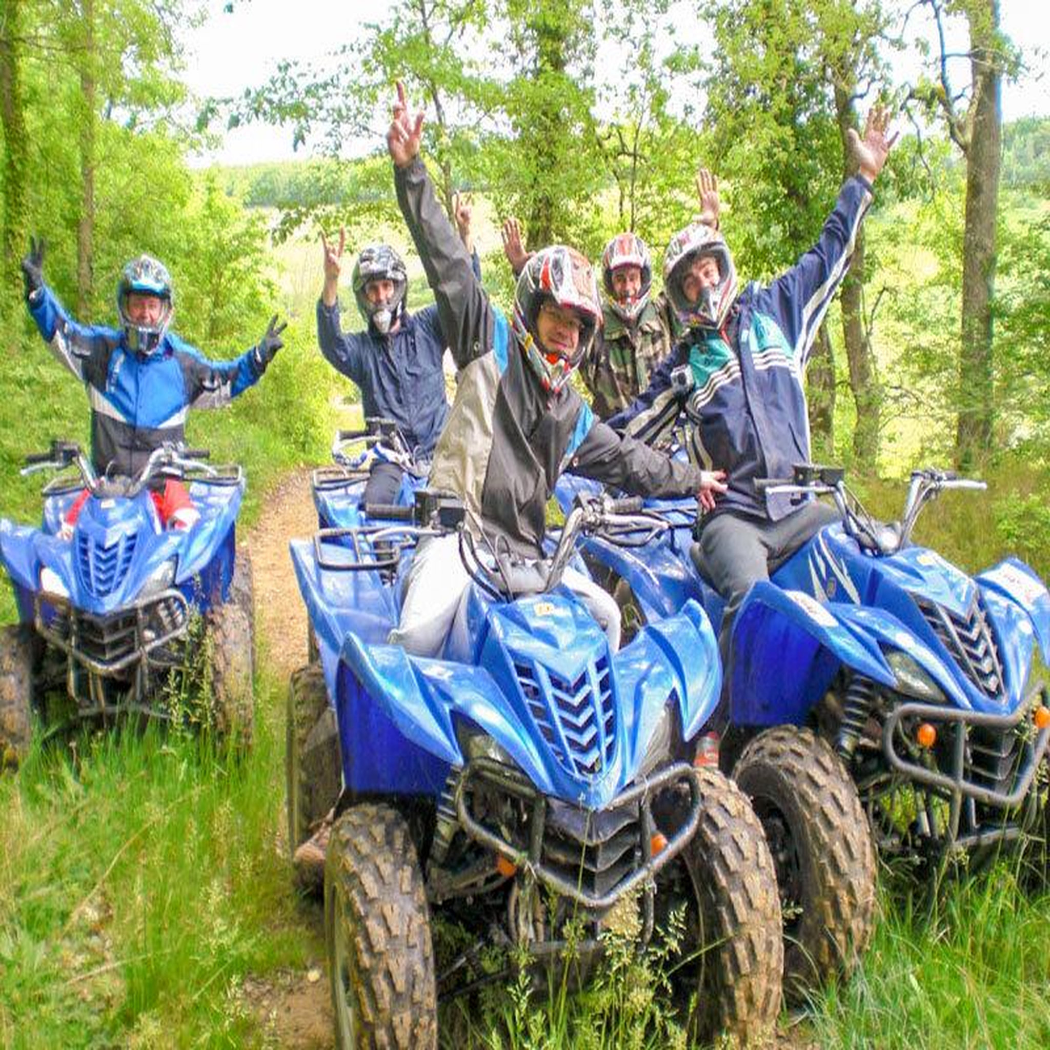 Voir la diapositive 2 : Smartbox Demi-journée d'excursion en quad à la découverte des joyaux de la région de thoiry - coffret cadeau sport & aventure