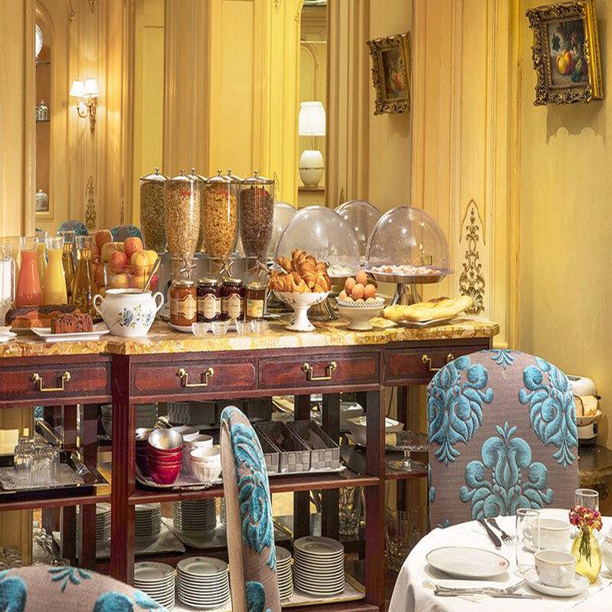 Voir la diapositive 3 : Smartbox 3 jours en hôtel 4* près de l'Arc de triomphe à Paris - Coffret Cadeau Séjour
