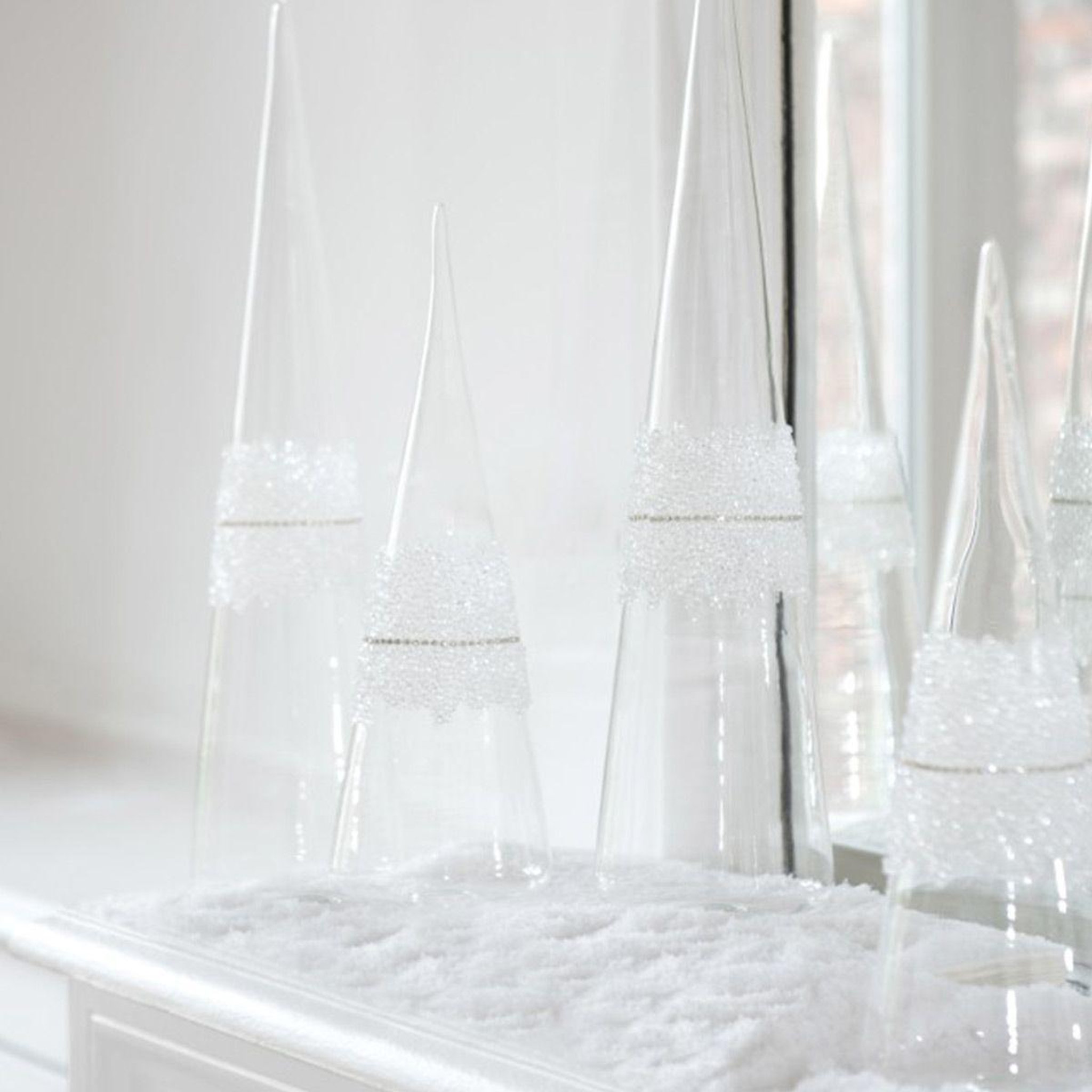 Voir la diapositive 2 : J-LINE Cône Glace en Verre  Diamant  42cm Transparent