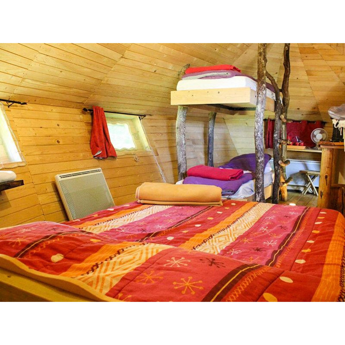 Smartbox 2 jours insolites en cabane dans les arbres en famille avec chasse aux trésors près de Poitiers - Coffret Cadeau Séjour