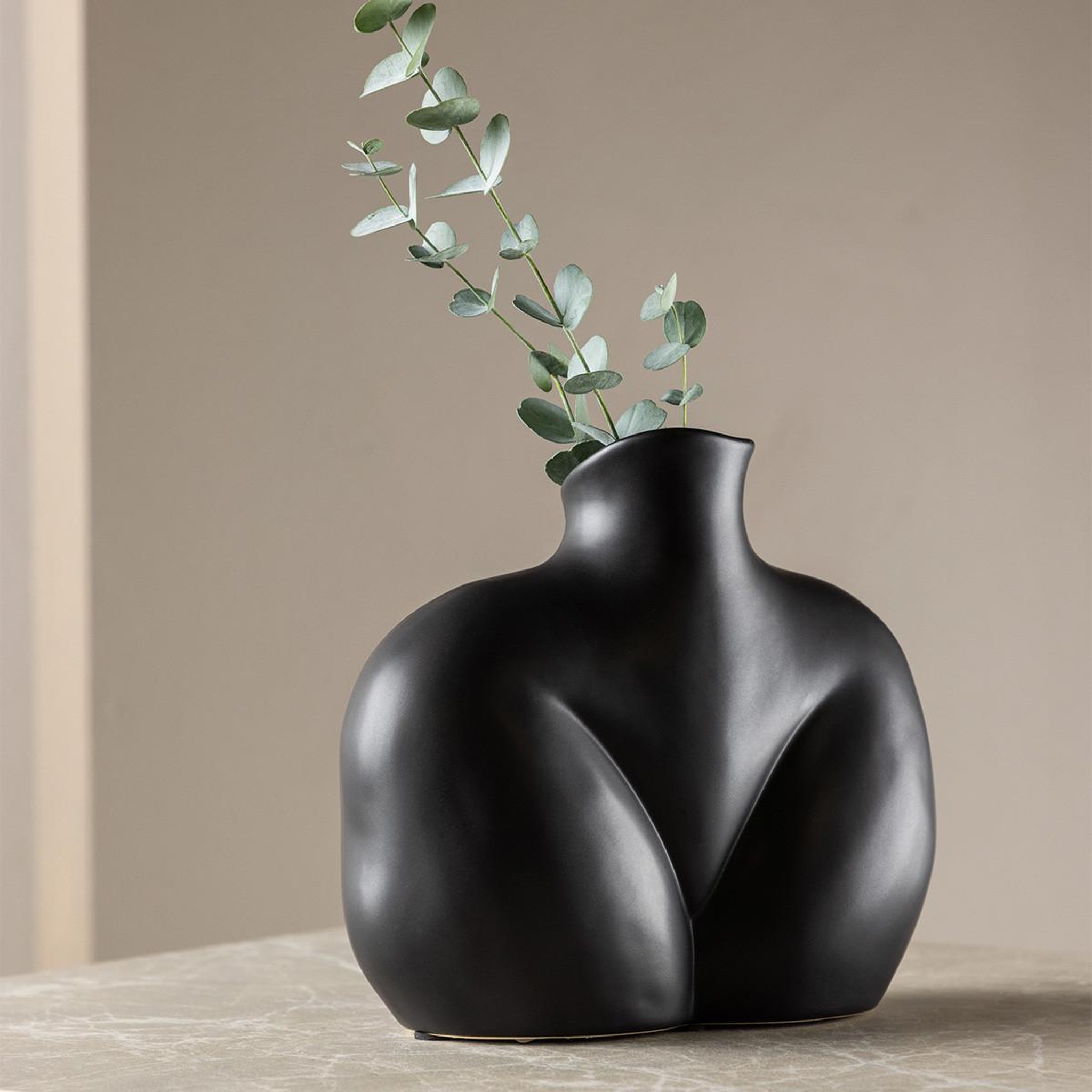 Voir la diapositive 6 : Paris Prix Vase corps féminin en céramique  harvey  17cm noir