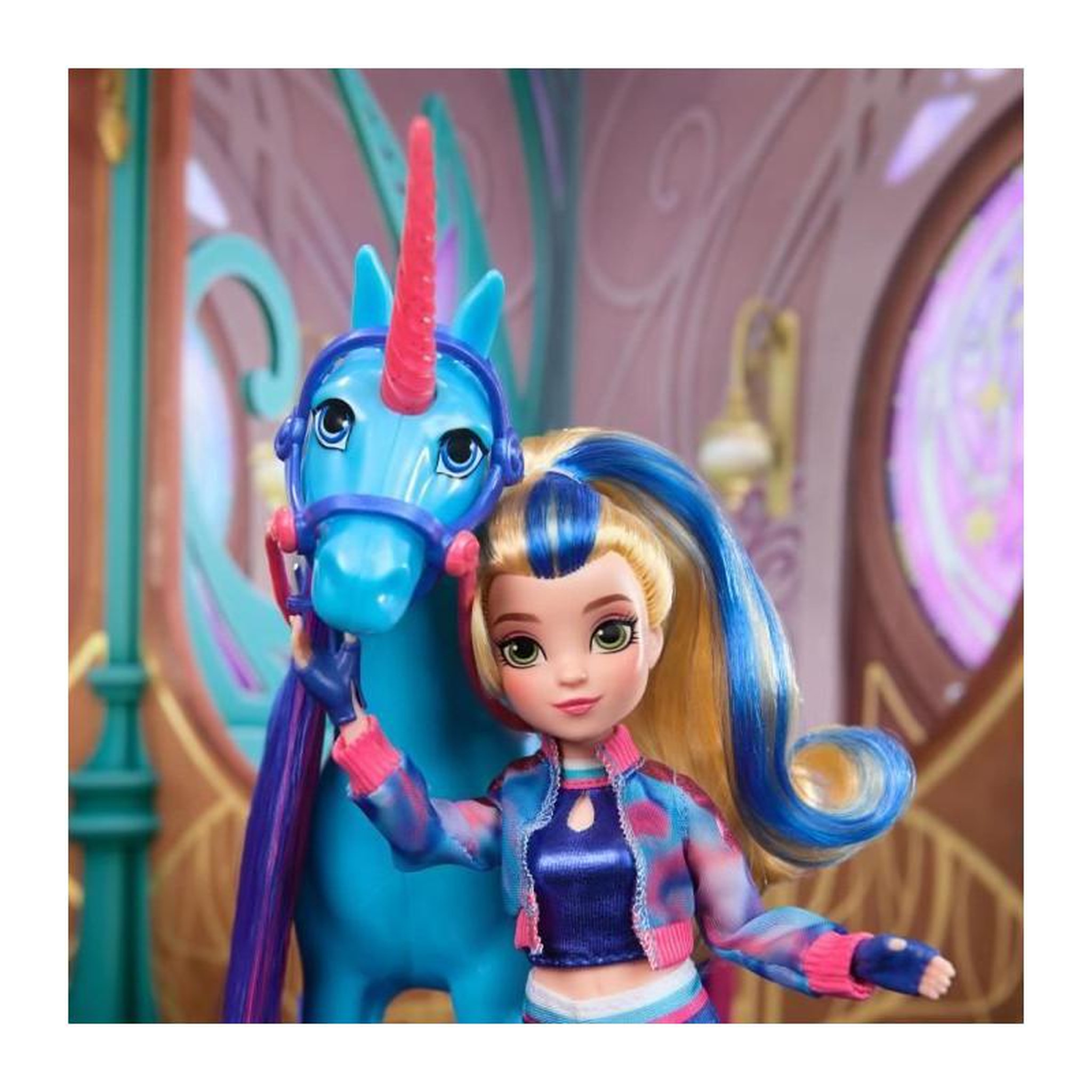 Voir la diapositive 5 : Spin Master SPIN MASTER POUPEE 24 CM ISABEL Unicorn Academy