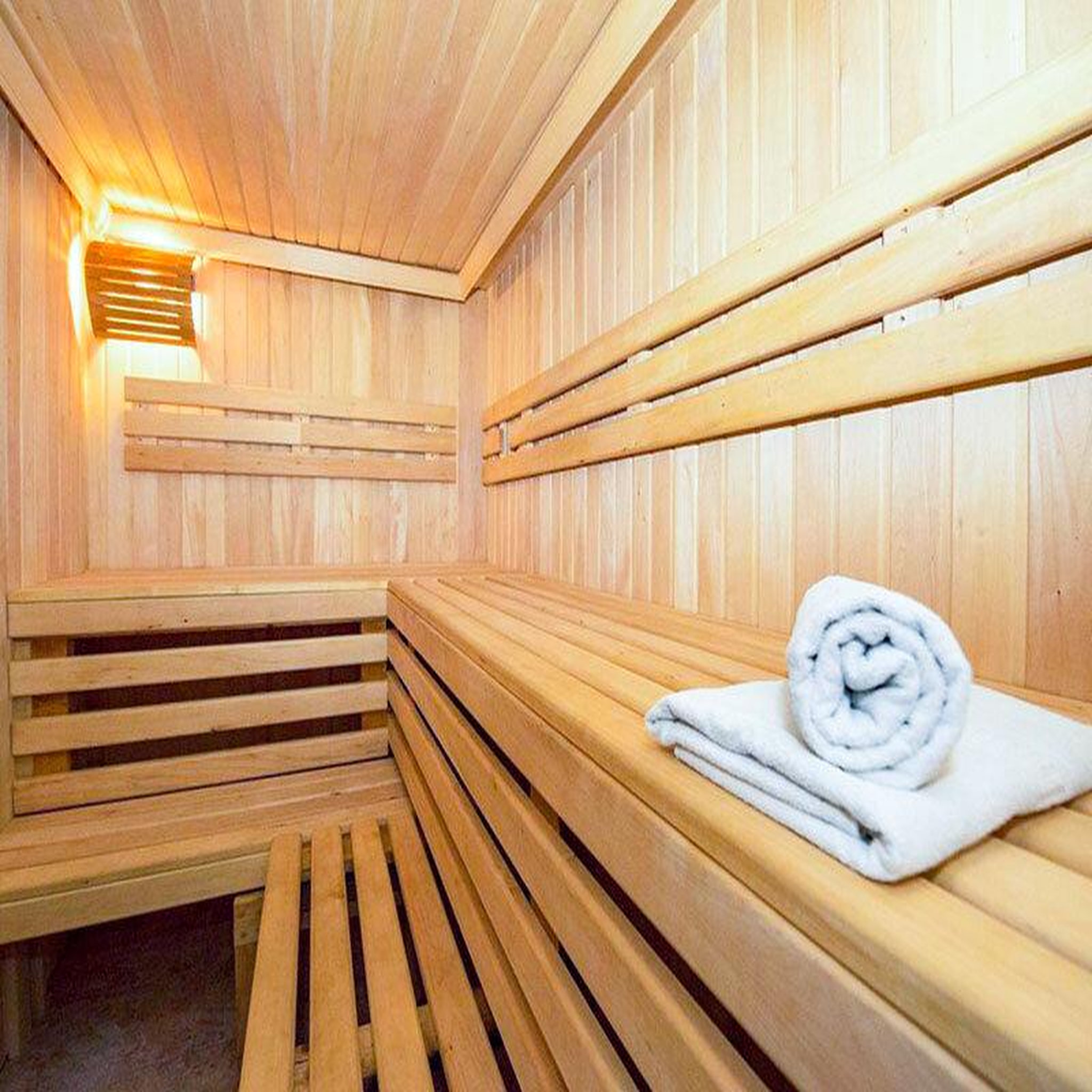 Voir la diapositive 4 : Smartbox Séjour de 2 jours en hôtel 4* à vannes avec massage et spa - coffret cadeau séjour