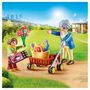 Voir la diapositive 3 : PLAYMOBIL City Life 70194 Petite Fille et Grand-Mère