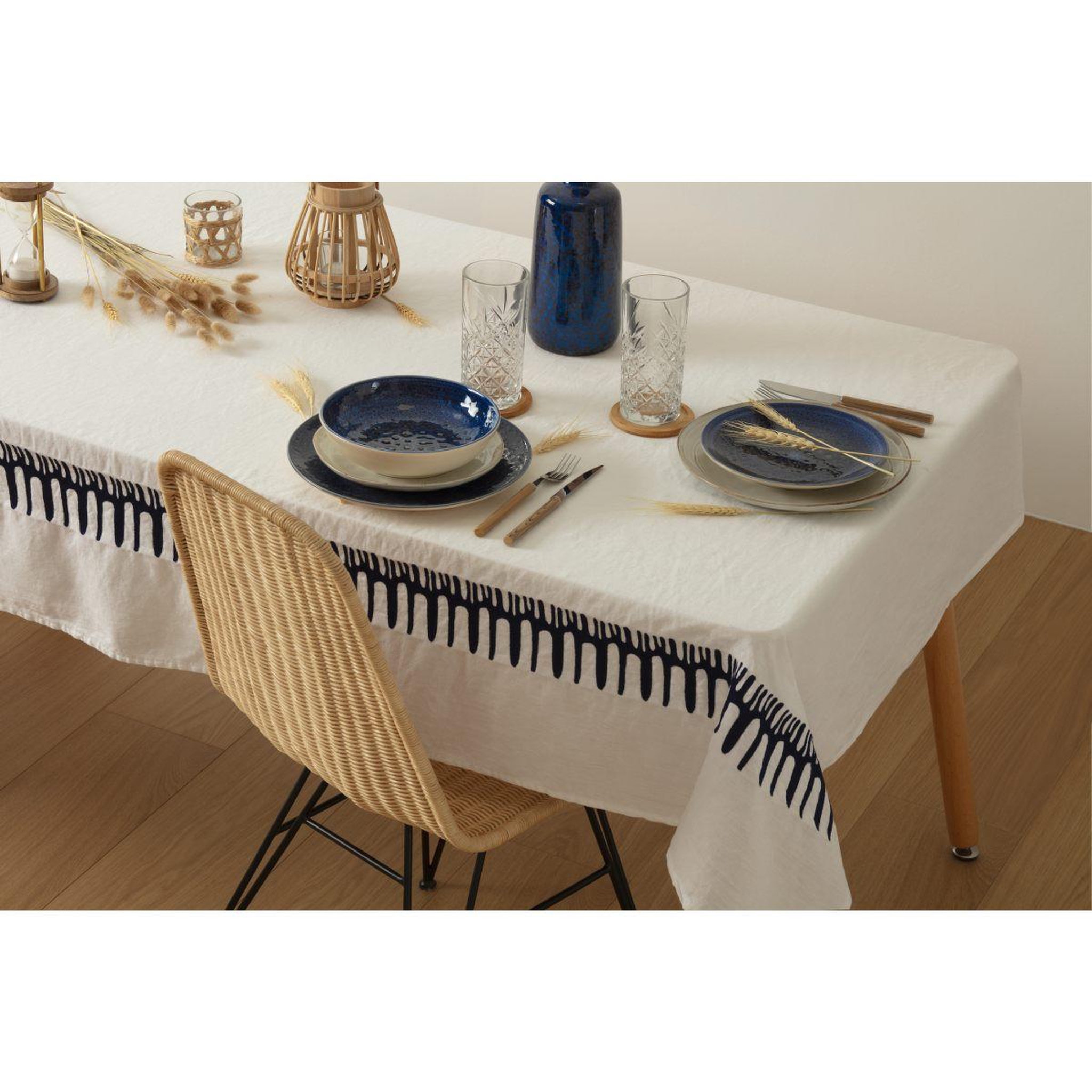 Voir la diapositive 5 : ATMOSPHERA Nappe déco  brodée  150x300cm blanc