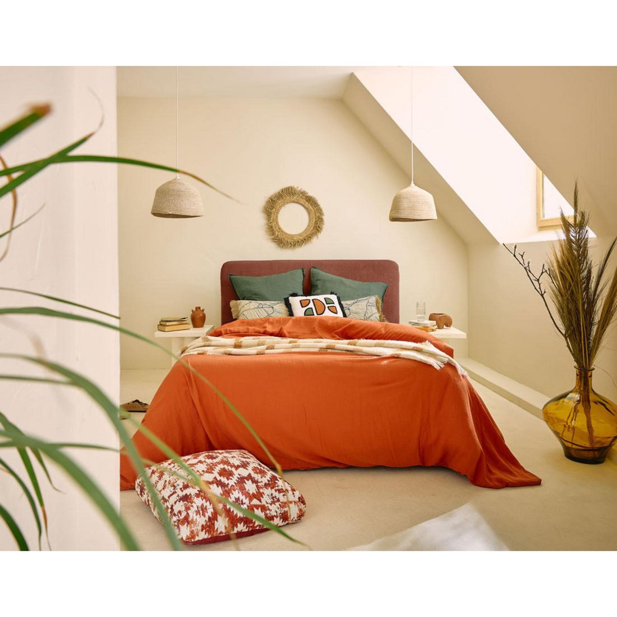 BEST MOBILIER Goyave - lit coffre - 140x190 - en velours côtelé - sommier inclus