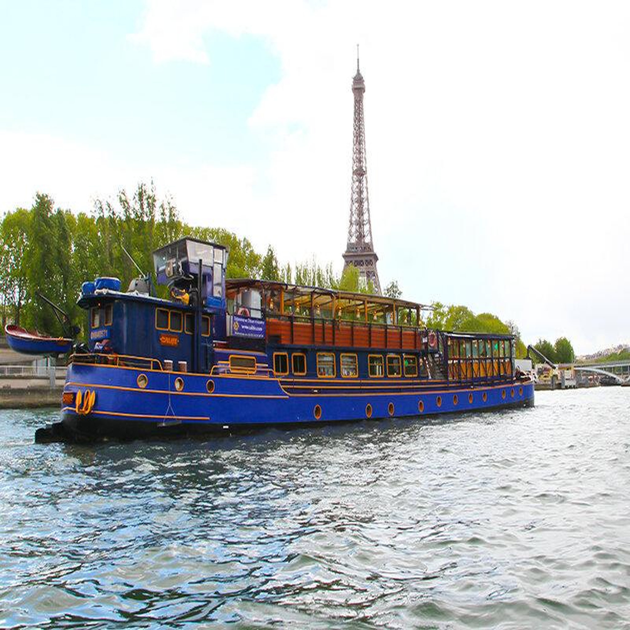 Voir la diapositive 4 : Smartbox Croisière de 2h sur la seine avec déjeuner gastronomique, vin et coupe de champagne - coffret cadeau gastronomie
