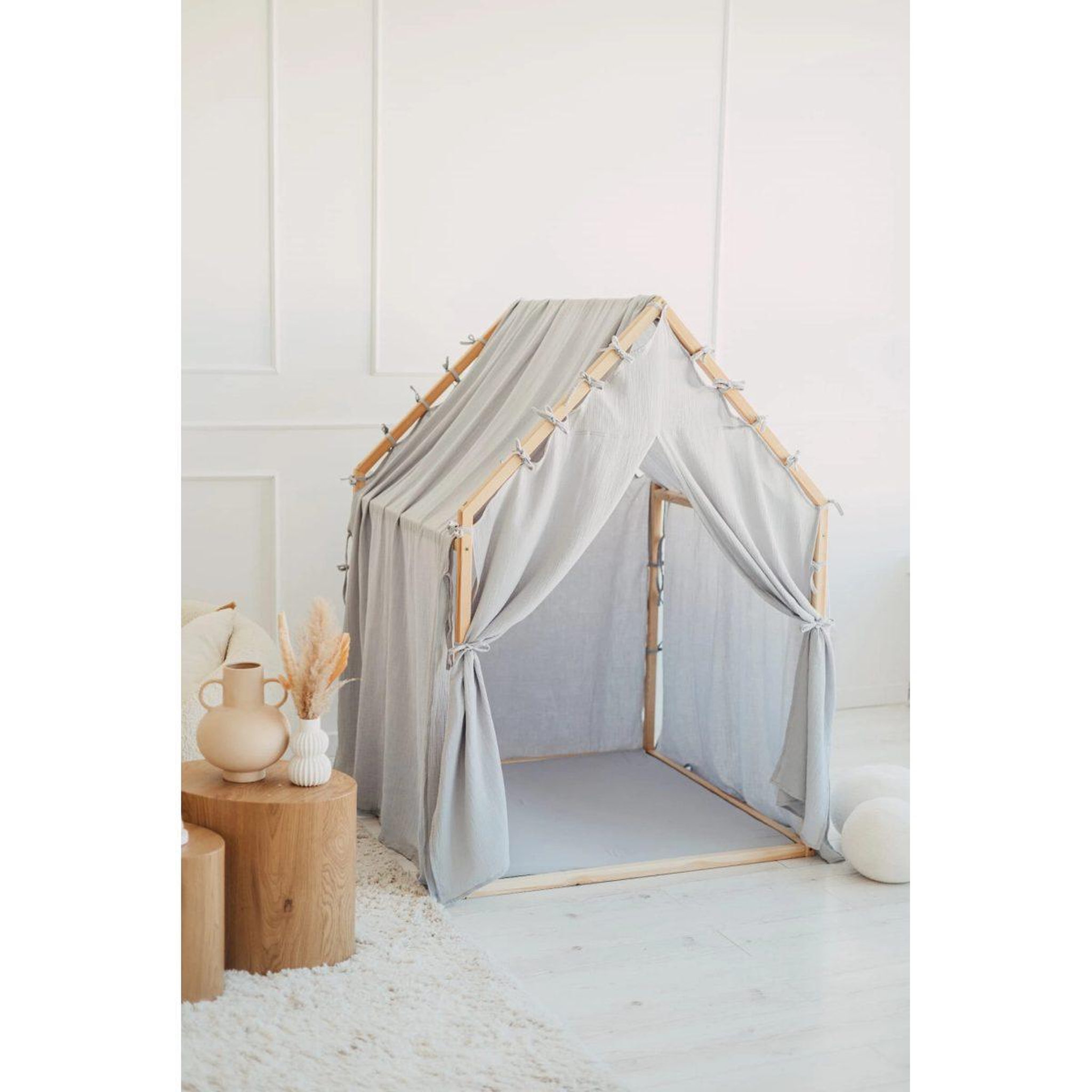 Voir la diapositive 3 : MONIO FOR KIDS Cabane de jeu en bois et mousseline 106 x 106 x 150 cm, portes — Gris