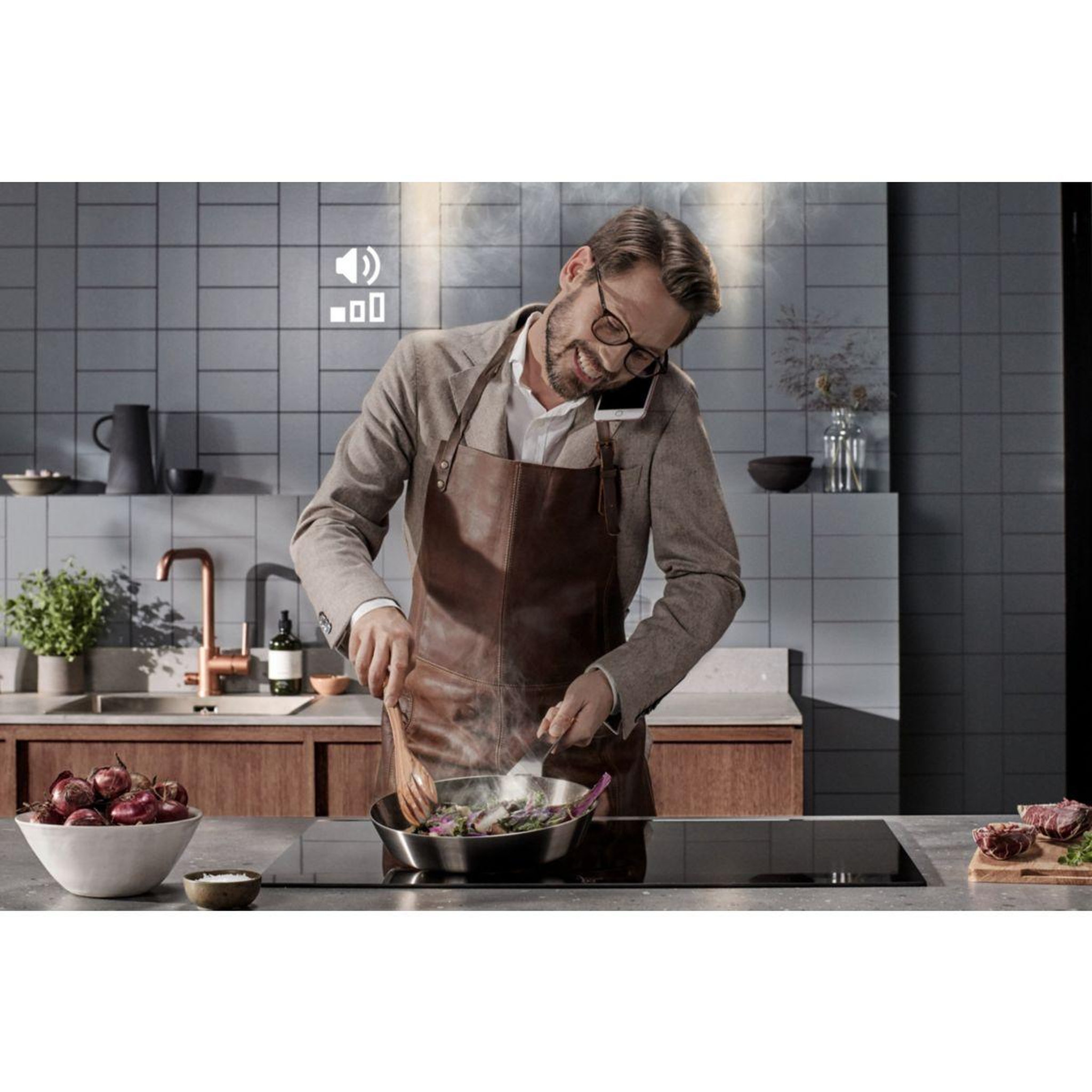 Voir la diapositive 3 : ELECTROLUX Hotte décorative murale inclinée efv716k breeze h2h