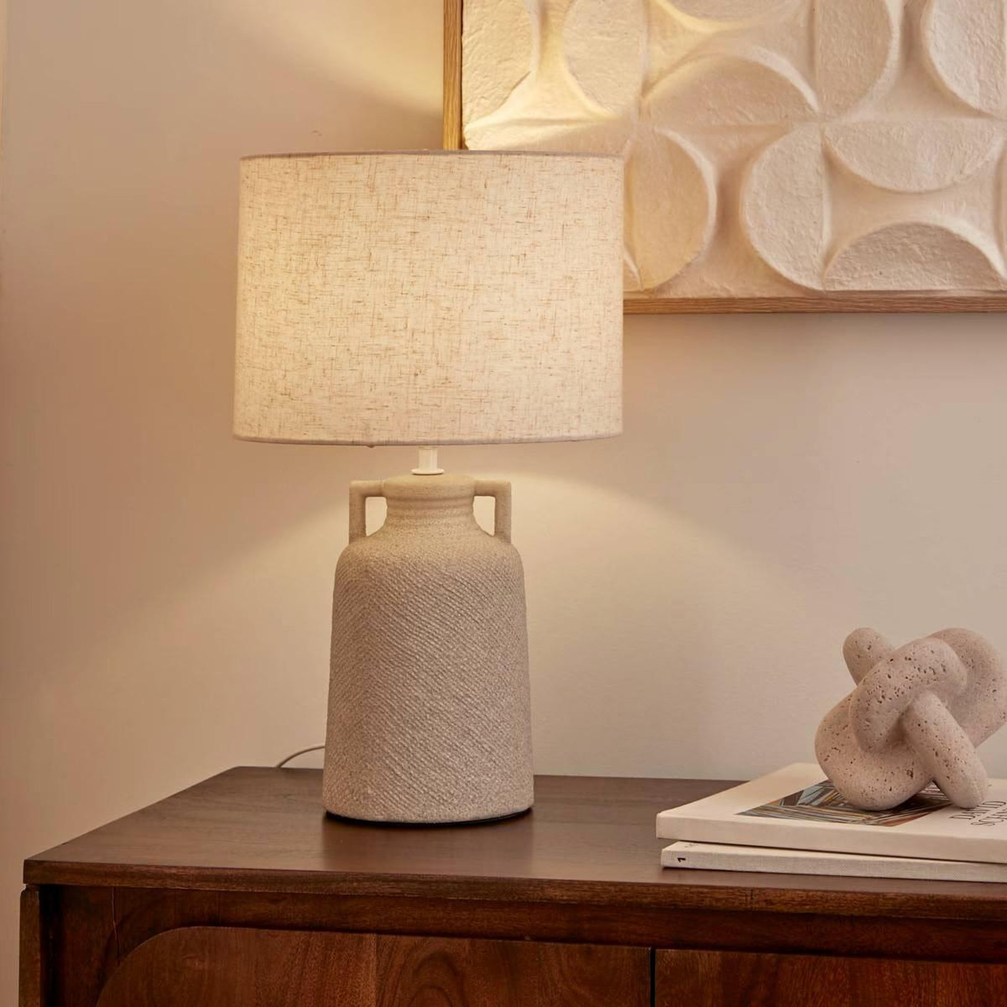 Voir la diapositive 4 : ATMOSPHERA Lampe à poser en céramique  gibus  45cm gris