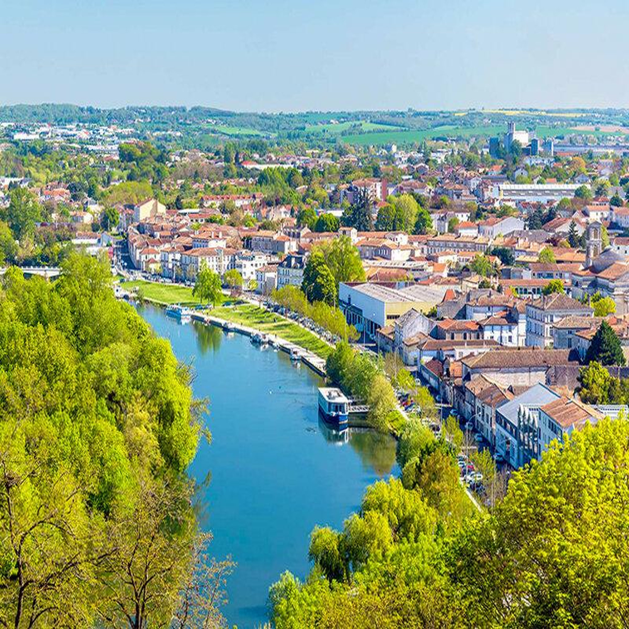 Voir la diapositive 4 : Smartbox Vol en montgolfière en charente - coffret cadeau sport & aventure