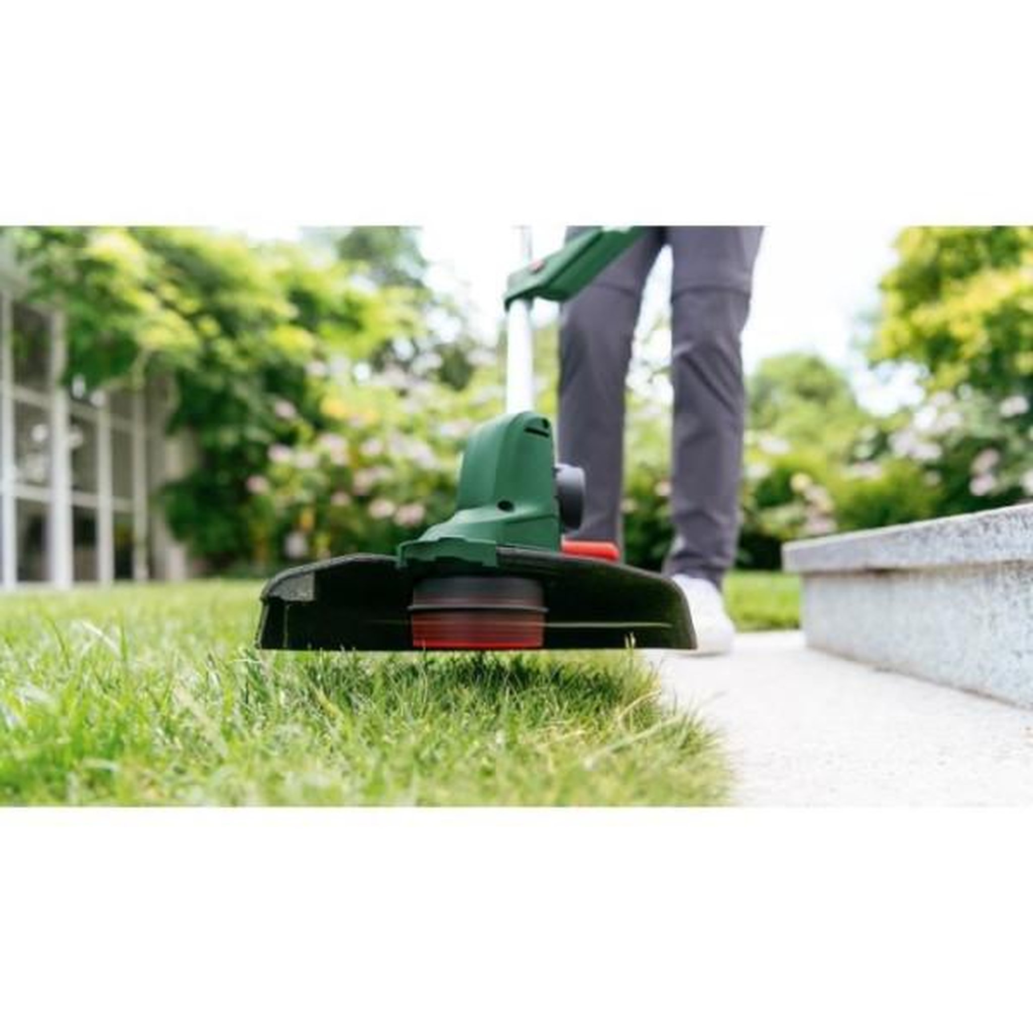 Voir la diapositive 3 : BOSCH Coupe-bordures Bosch - UniversalGrassCut 18-260 (Livré avec 1 batterie et 1 chargeur) - PowerForAll