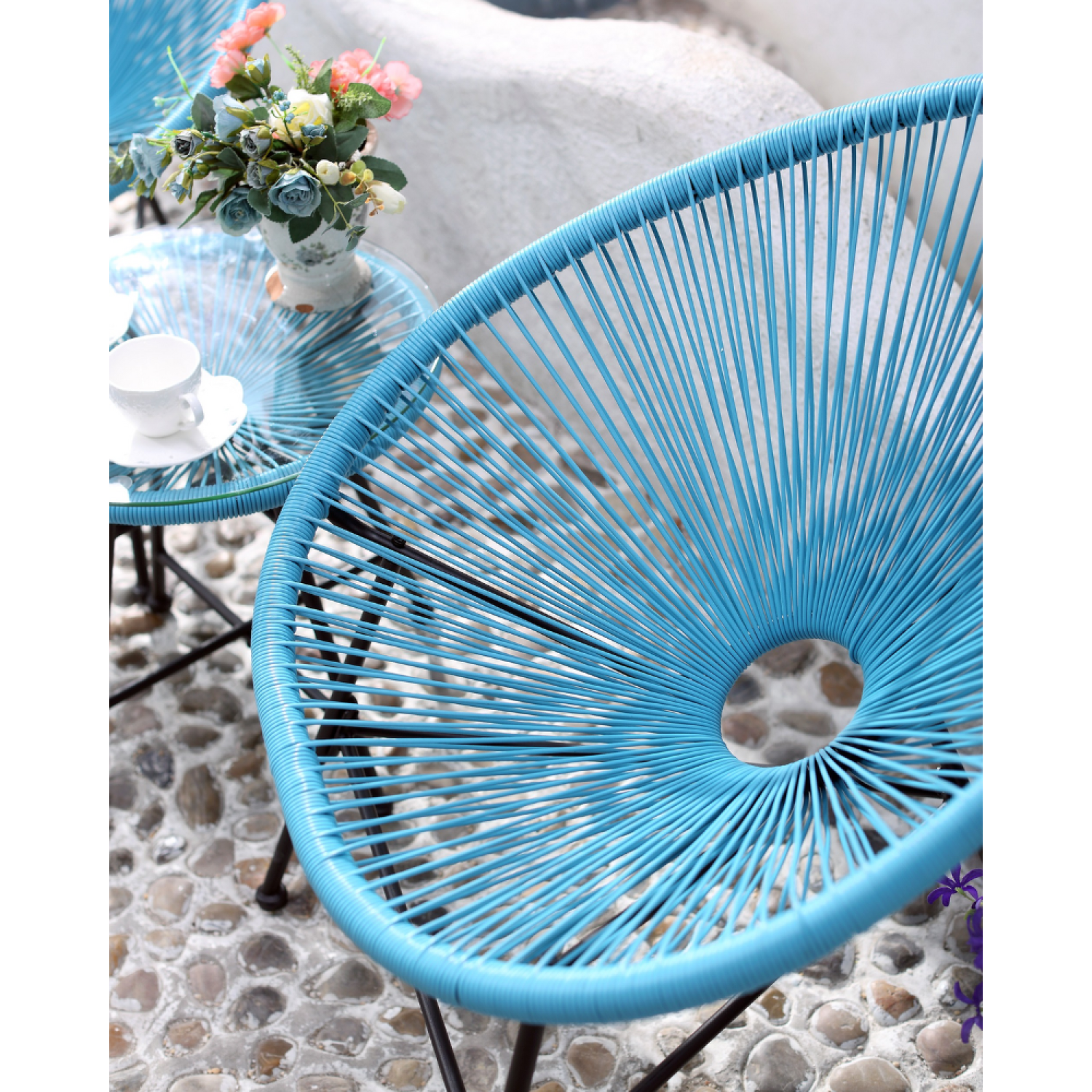 Voir la diapositive 4 : CONCEPT USINE Salon de jardin 2 fauteuils ronds et table basse bleu acapulco