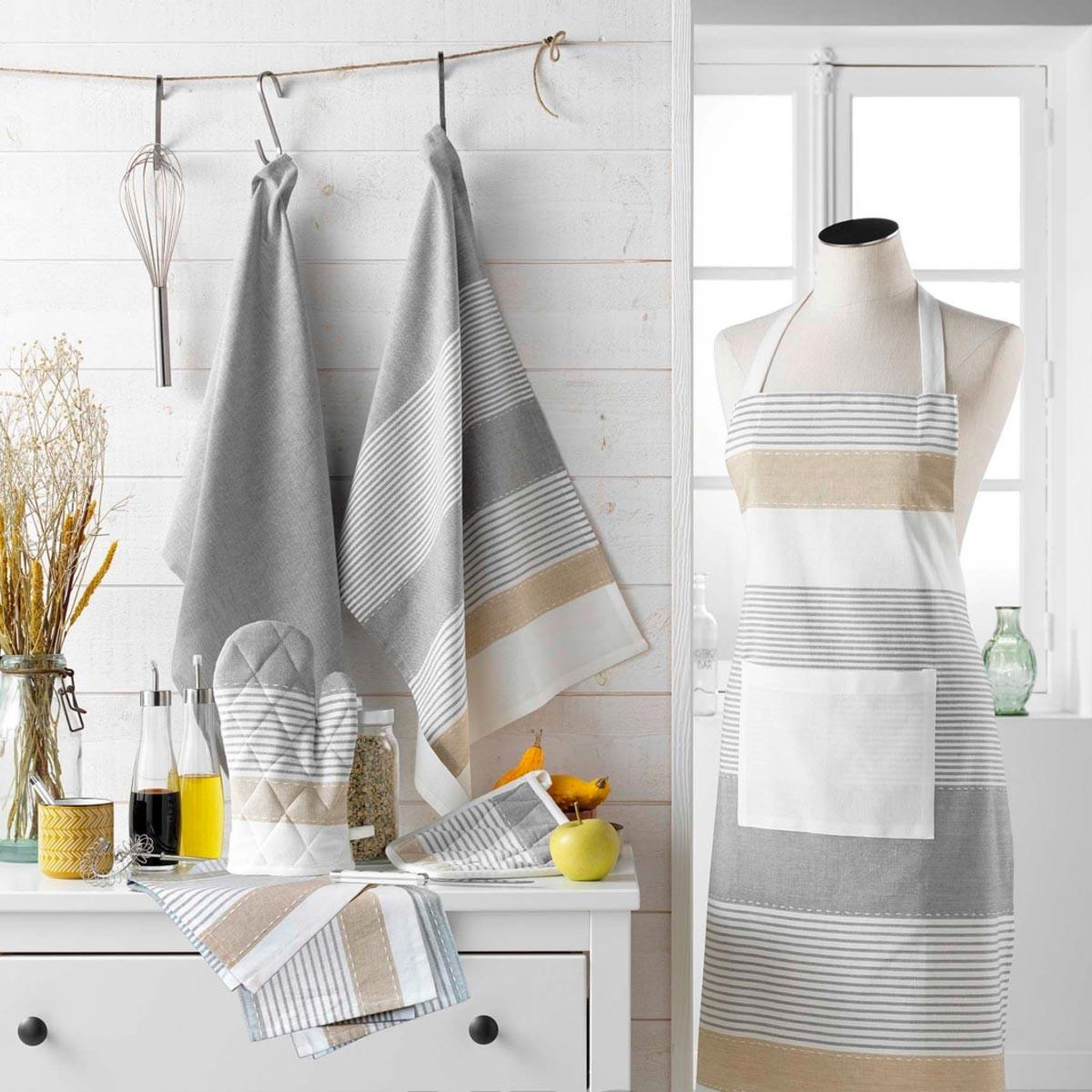 Voir la diapositive 3 : Douceur d'Intérieur Tablier de cuisine avec poche  iliade  84cm gris