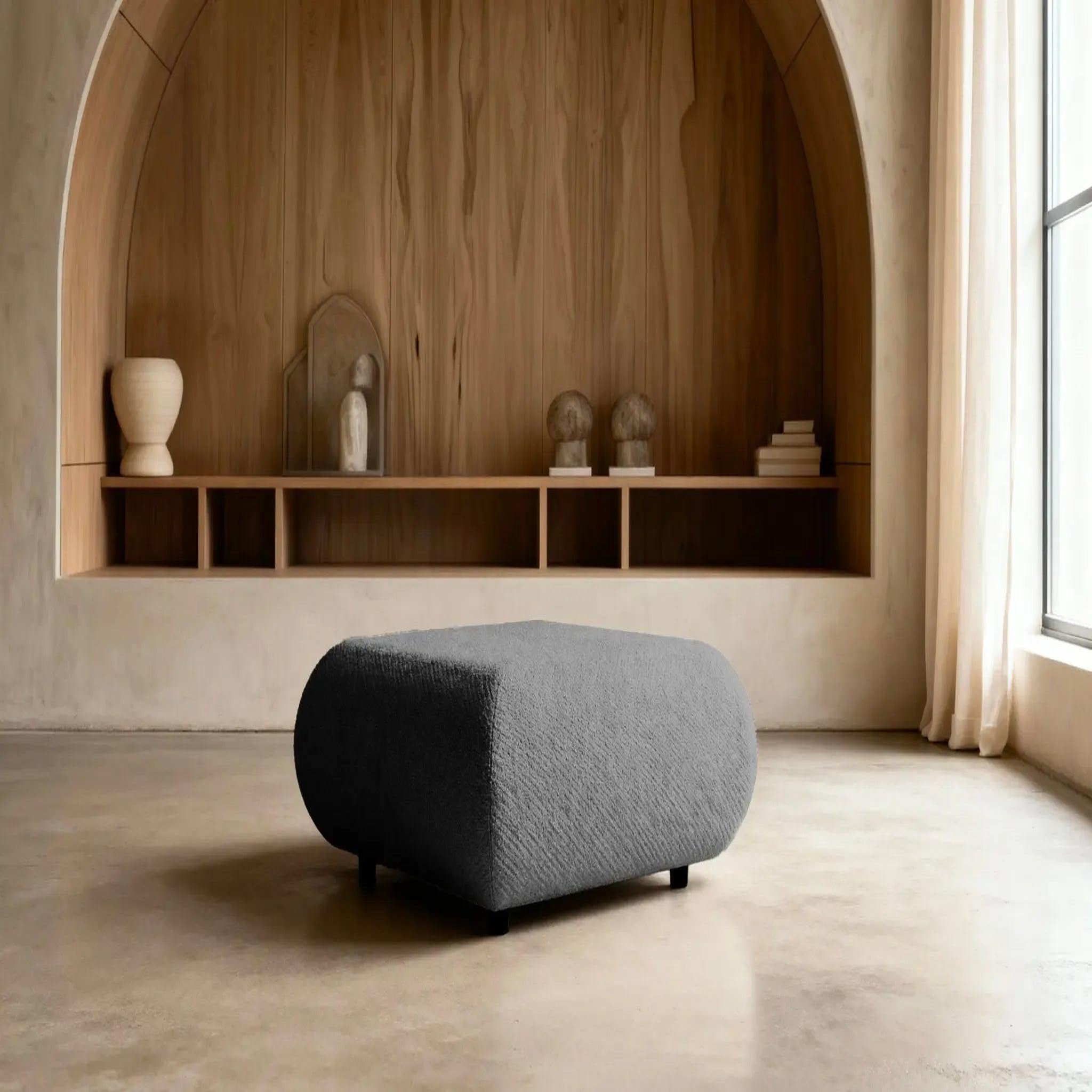 Voir la diapositive 2 : CASANOVA PARIS Levi - pouf tissu lisse