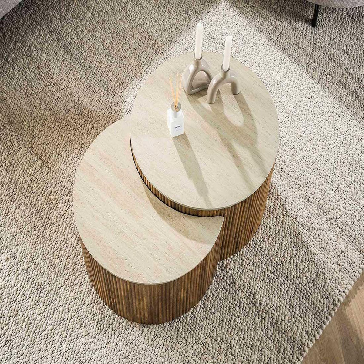 LISA DESIGN Jade - lot de 2 tables basses gigognes effet travertin - pieds en bois massif de manguier - 60 cm