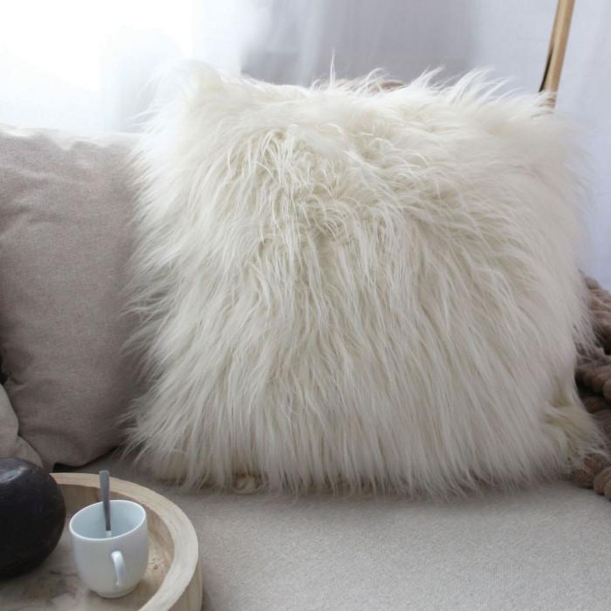 Paris Prix Coussin Déco Effet Fourrure  Epicéa  45x45cm Écru