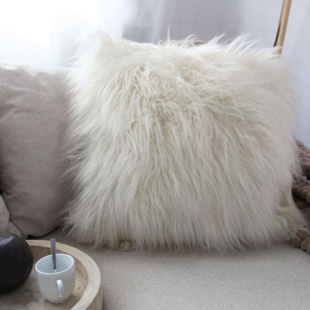 Paris Prix Coussin Déco Effet Fourrure  Epicéa  45x45cm Écru