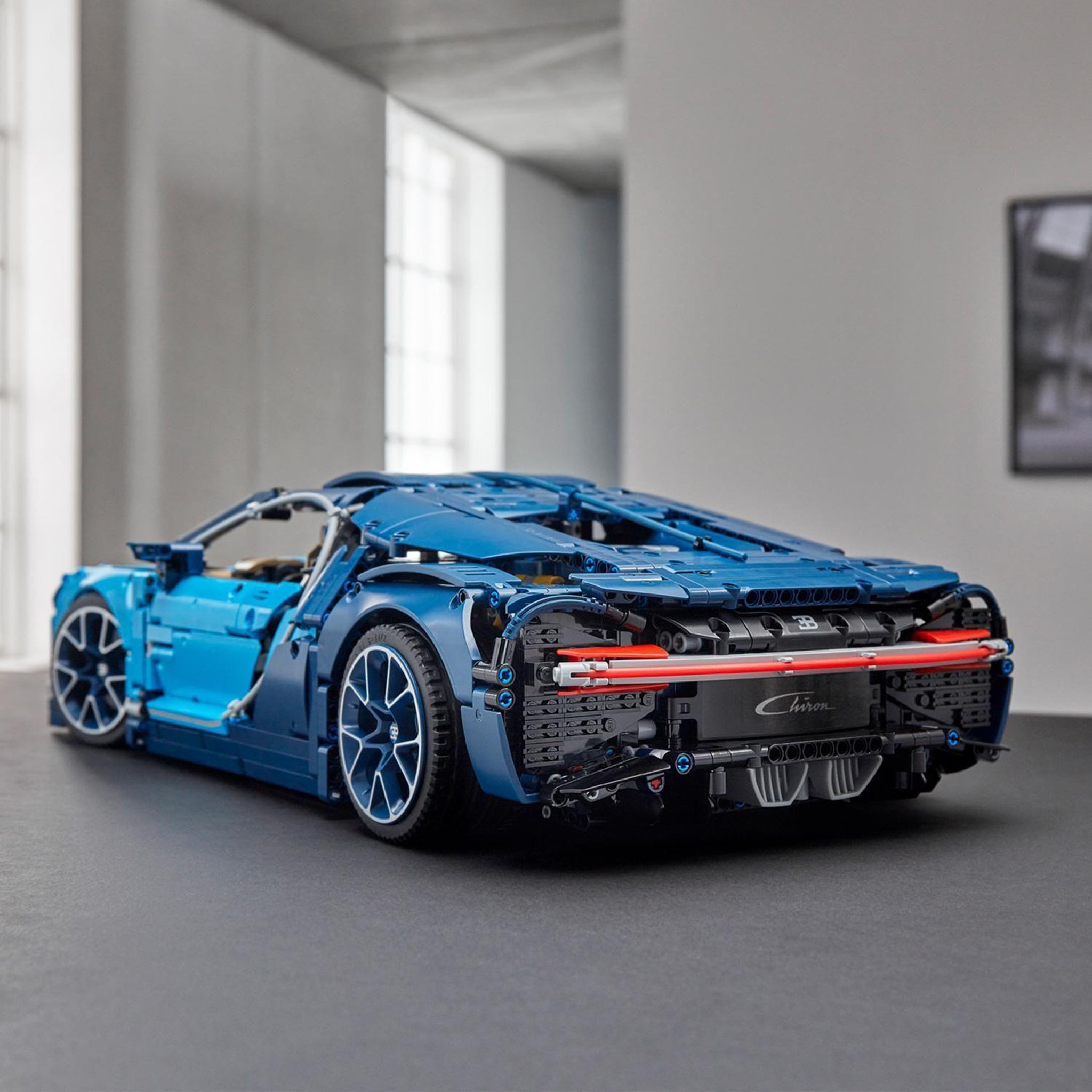 Voir la diapositive 4 : LEGO Technic 42083 - Bugatti Chiron