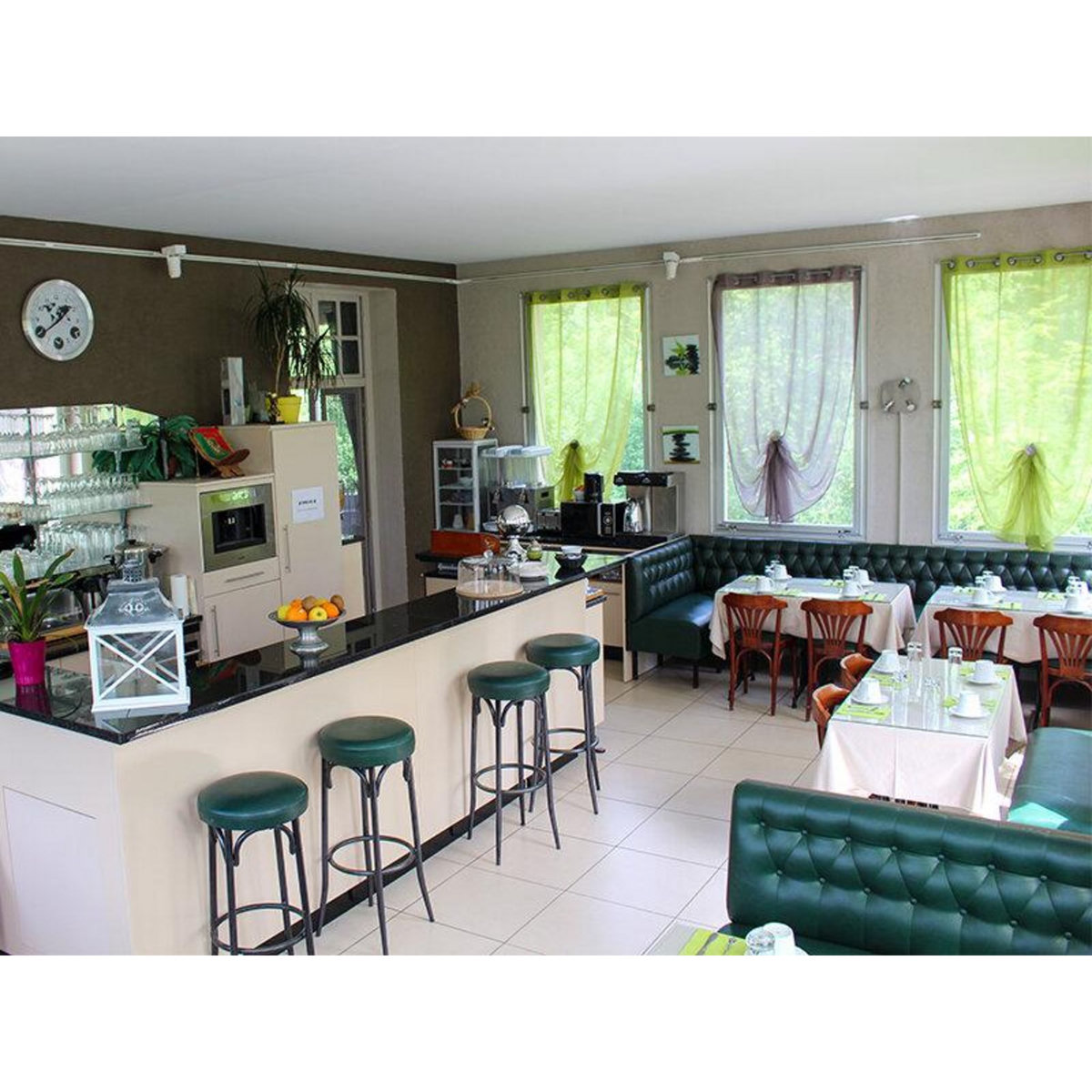 Smartbox 2 jours au château avec accès illimité à la piscine près d'Amiens - Coffret Cadeau Séjour