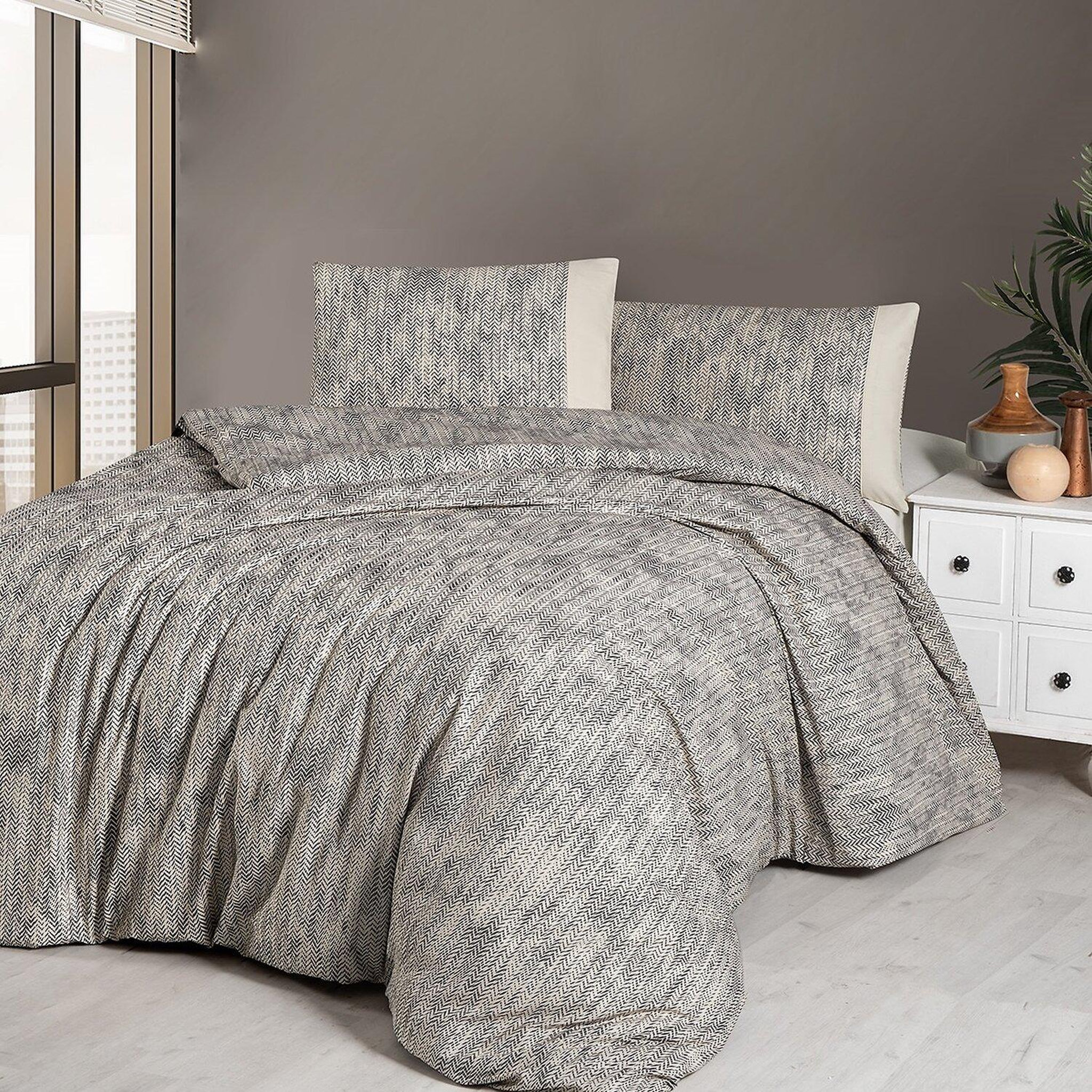 Home collection Parure housse de couette 3 pcs 240x220 cm 100% coton 57 fils imprimé. Effect gris