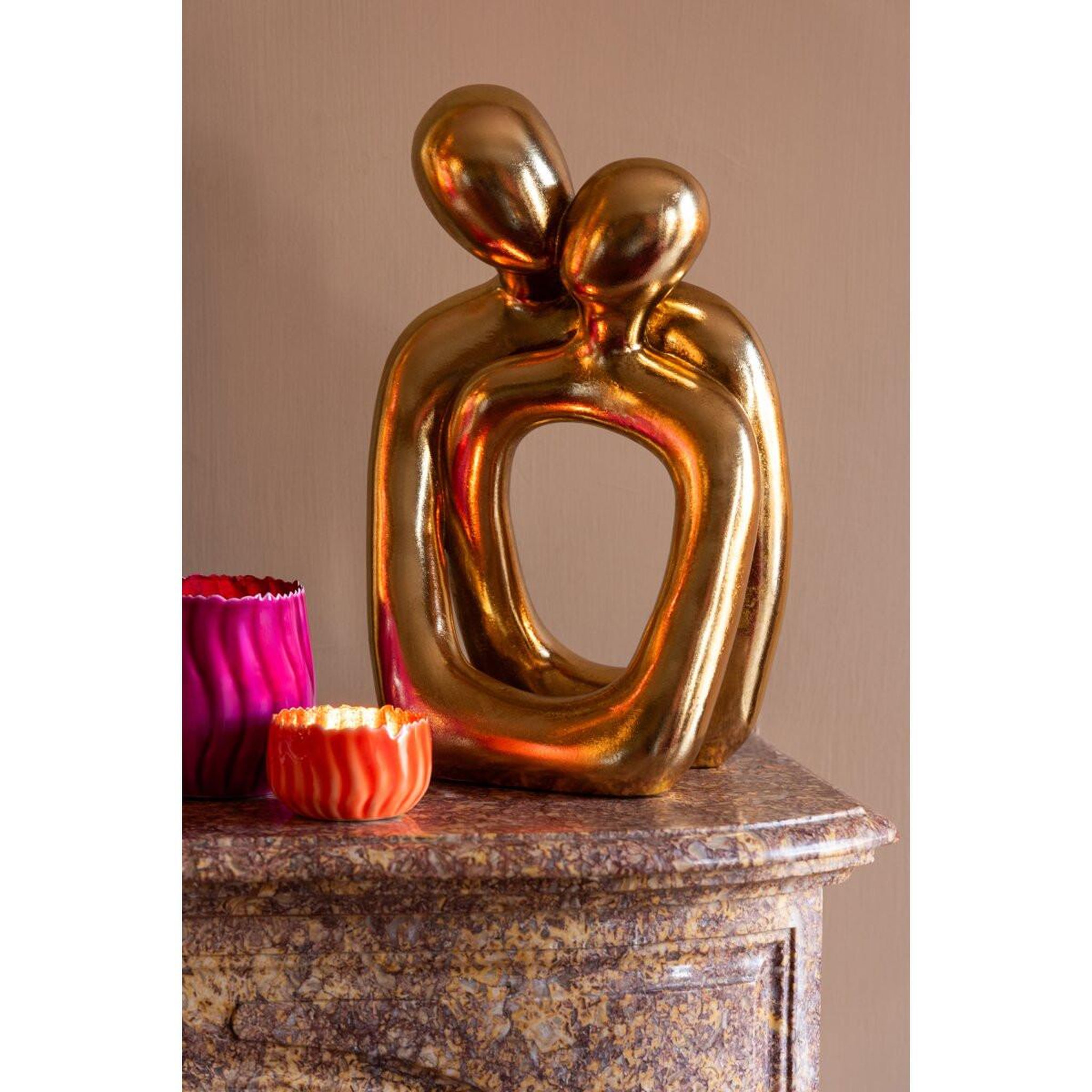 Voir la diapositive 4 : J-LINE Statuette déco couple  câlin  36cm doré