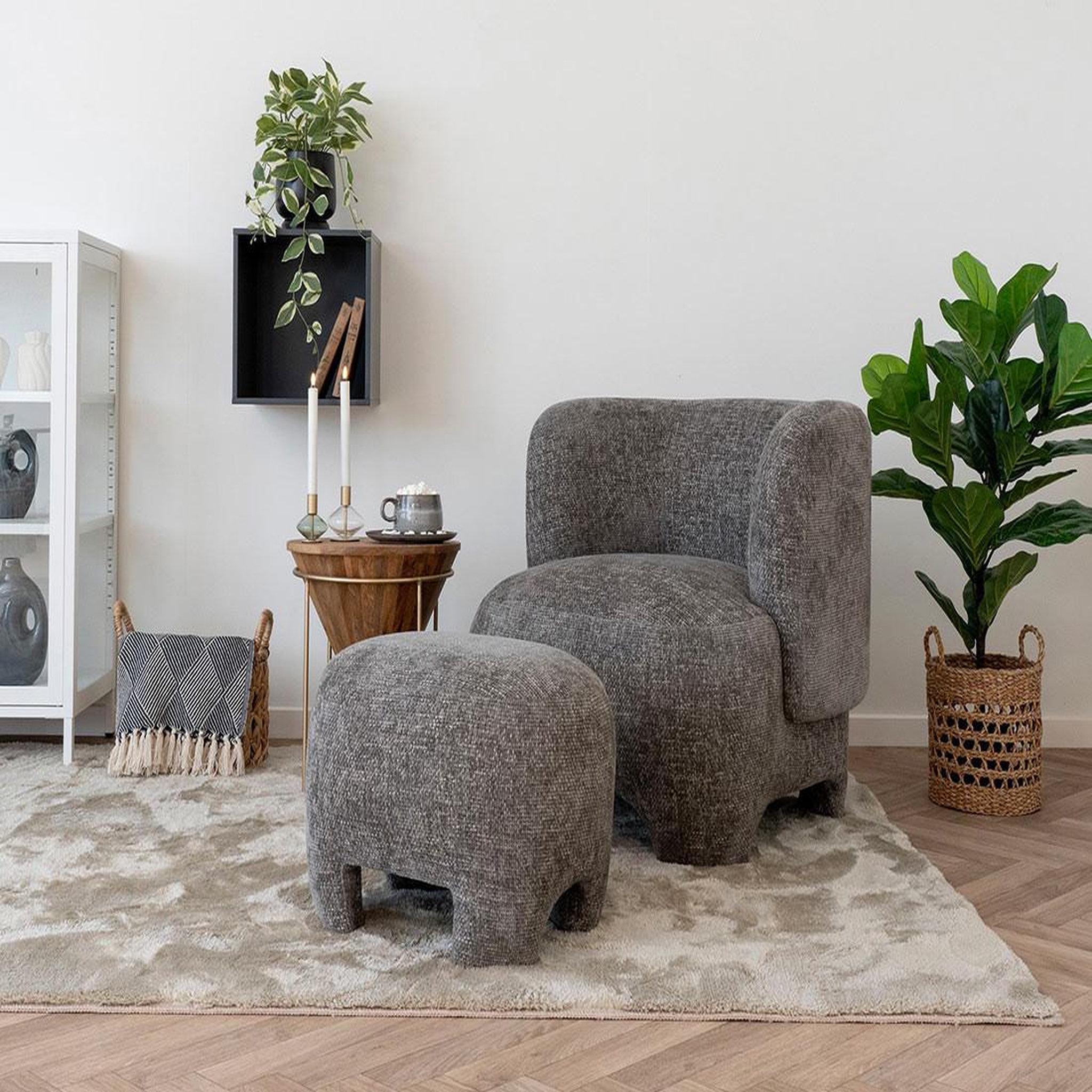 Voir la diapositive 2 : BEST MOBILIER Olbia - pouf - en tissu texturé