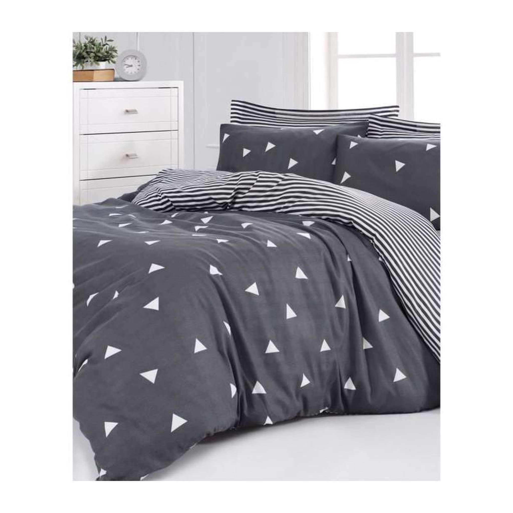 Voir la diapositive 3 : GENERIQUE Parure de lit - 1 housse de couette 220 x 240 cm + 2 taies d'oreiller 60 x 60 cm - 65% coton, 35% polyester - Gris
