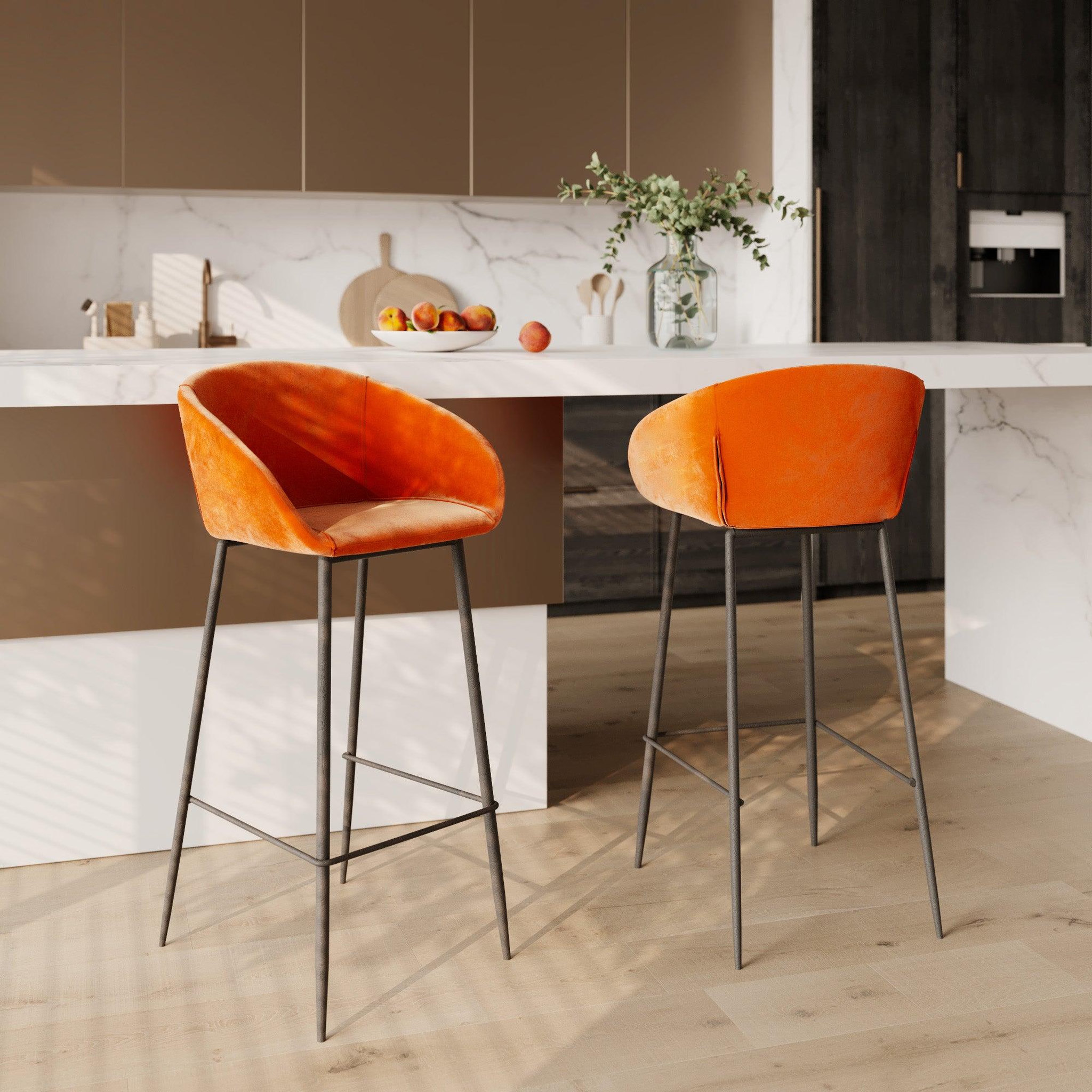 Voir la diapositive 2 : MAISON PAVANE Lot de 2 chaises de bar 75 cm en velours orange-marquise