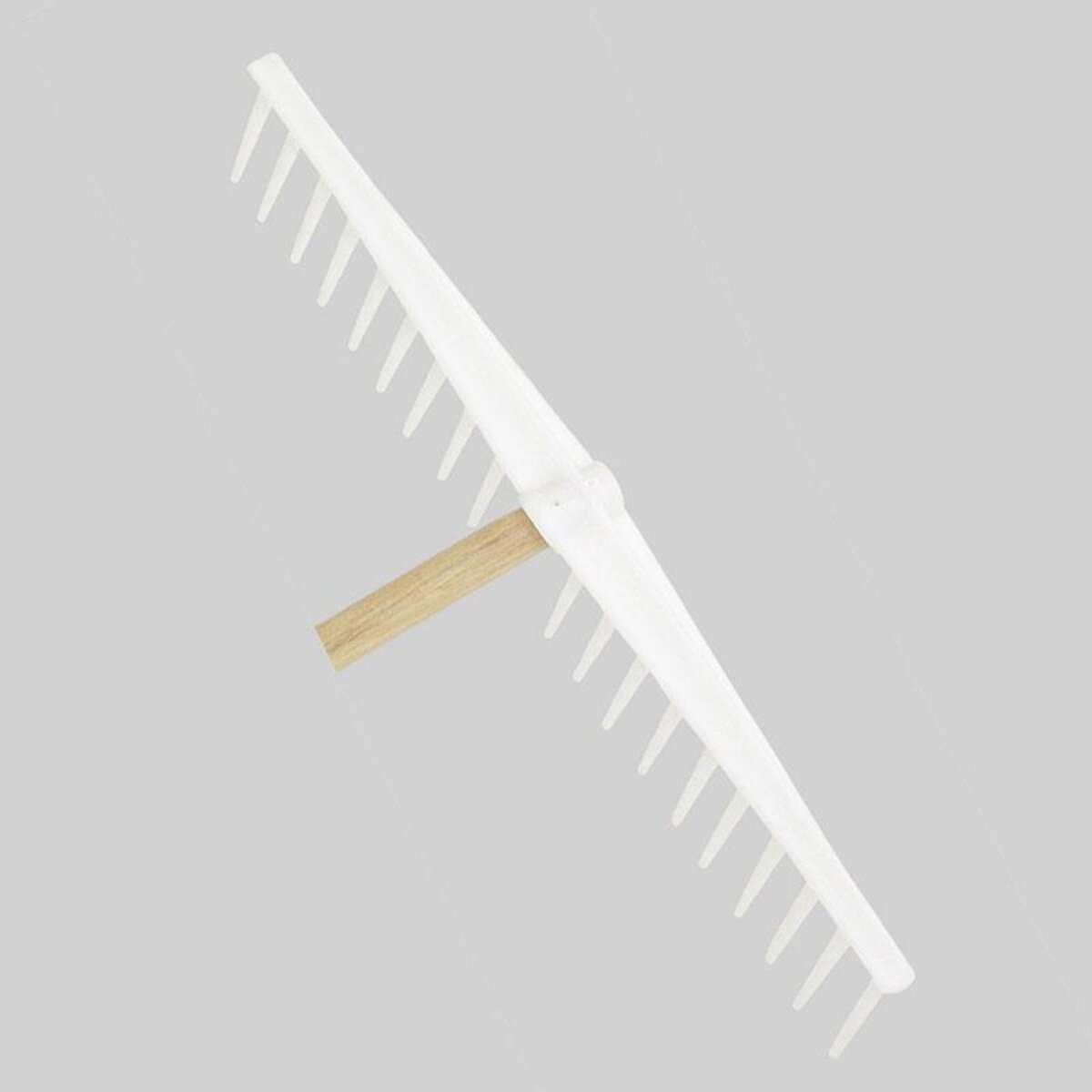 OUTILS PERRIN Rateau en polypropylène multi usage sans manche - 63 cm