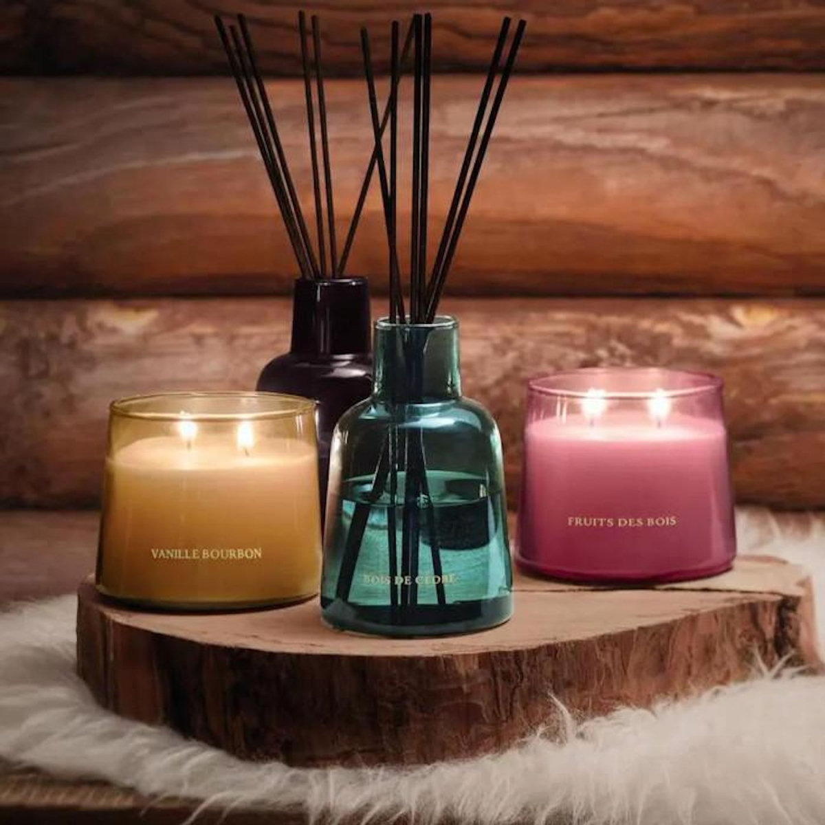 COMPTOIR DE LA BOUGIE Bougie Parfumée en Verre  Bili  300g Fruits des Bois