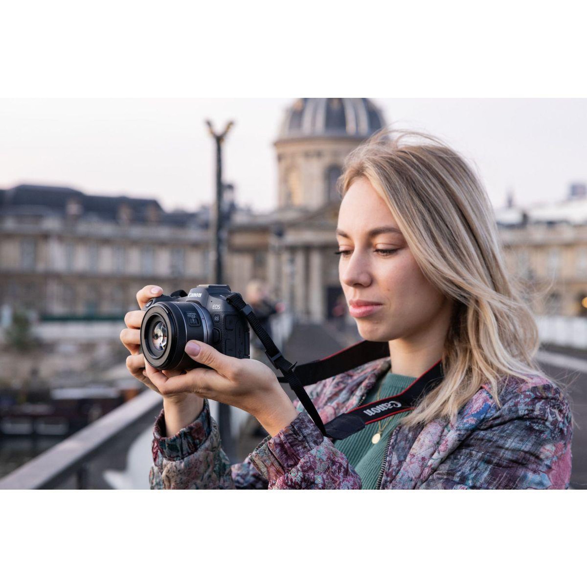 Voir la diapositive 3 : Canon Appareil photo Hybride EOS R8 + RF 24-50mm f/4.5-6.3 IS STM