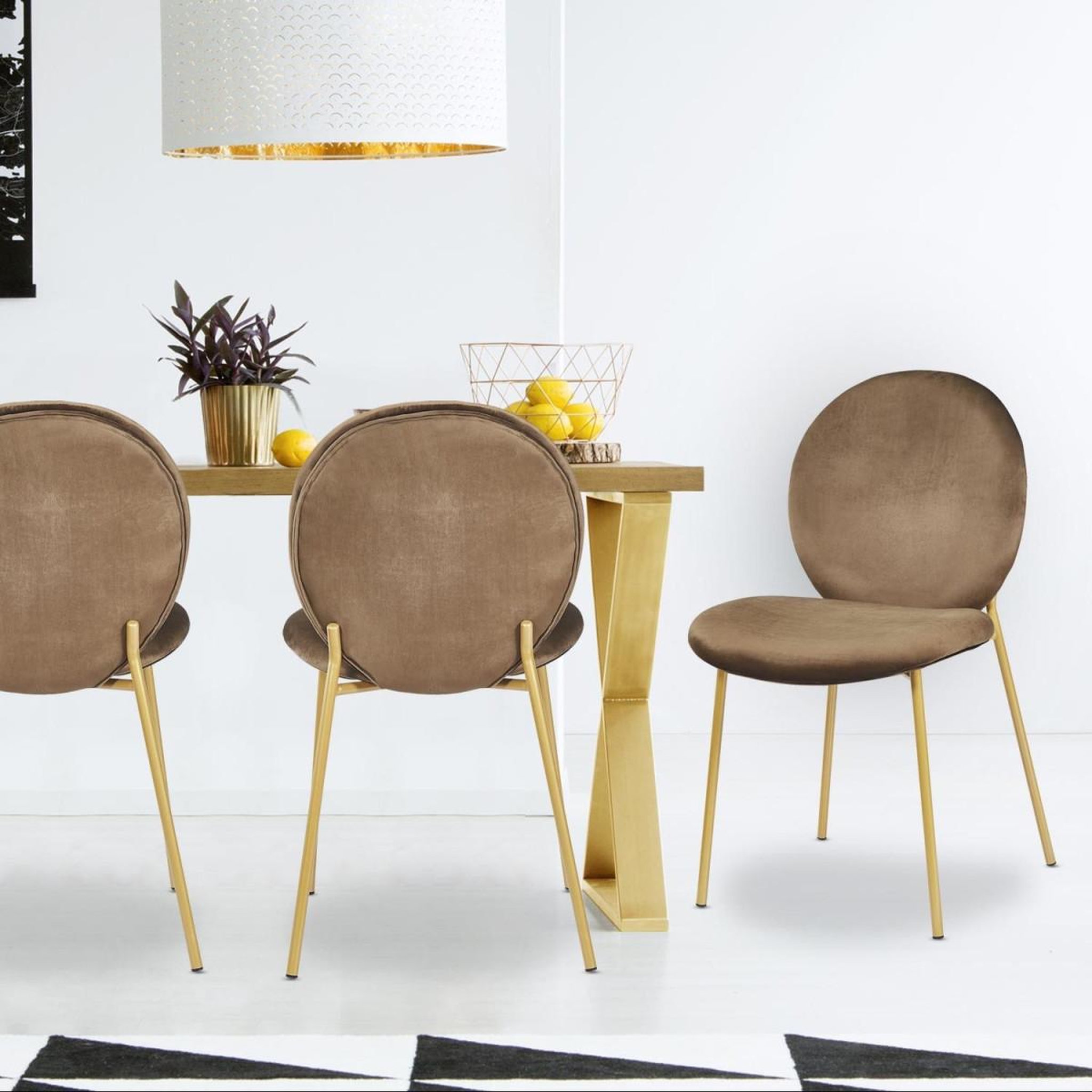 Voir la diapositive 6 : Paris Prix Lot de 2 chaises médaillon en velours  della  79cm camel