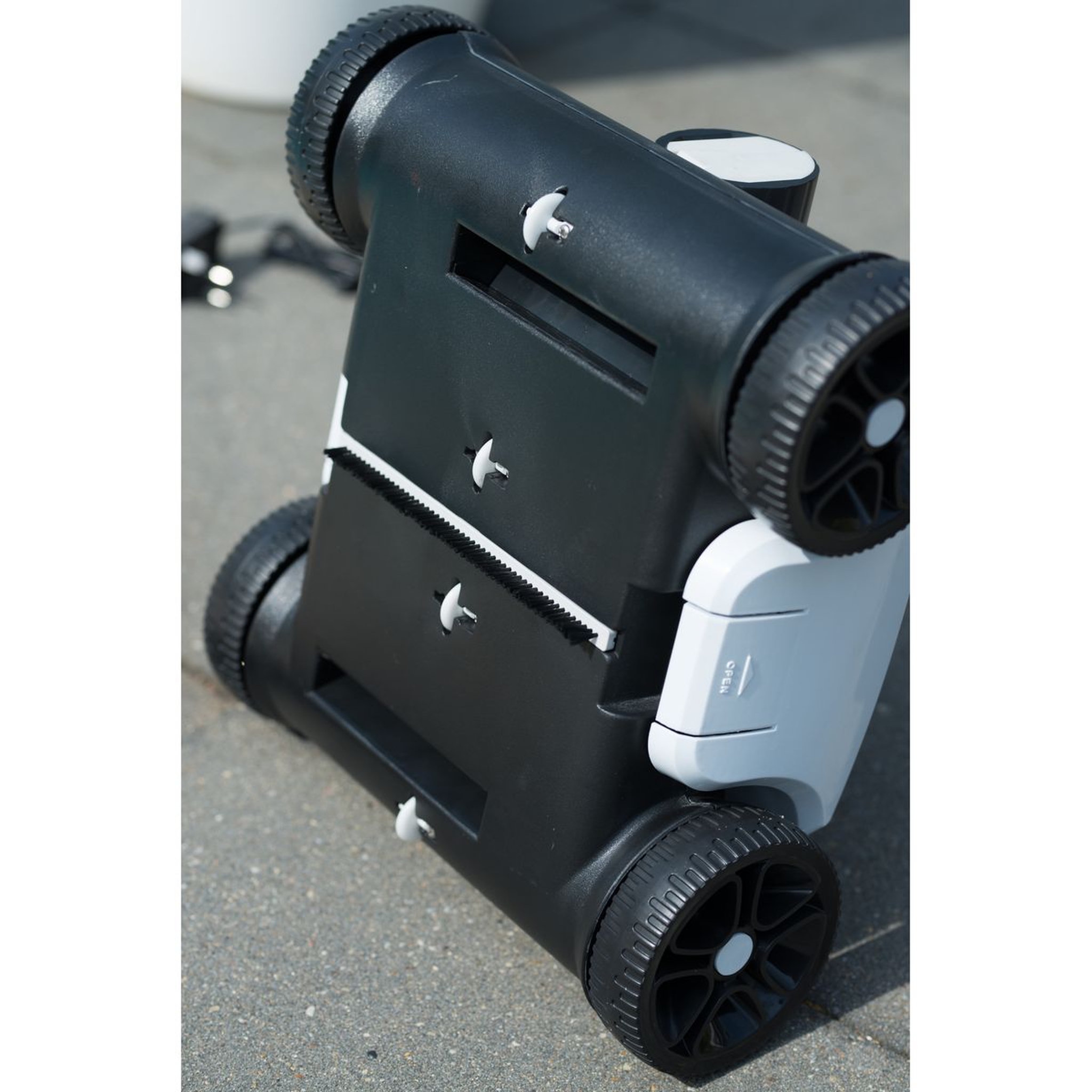 Voir la diapositive 4 : UBBINK Robot aspirateur piscine électrique -  50m² max - ROBOTCLEAN ACCU POOL