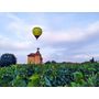 Voir la diapositive 2 : Smartbox Vol en montgolfière pour 2 personnes au-dessus des vignobles du Beaujolais en semaine - Coffret Cadeau Sport & Aventure
