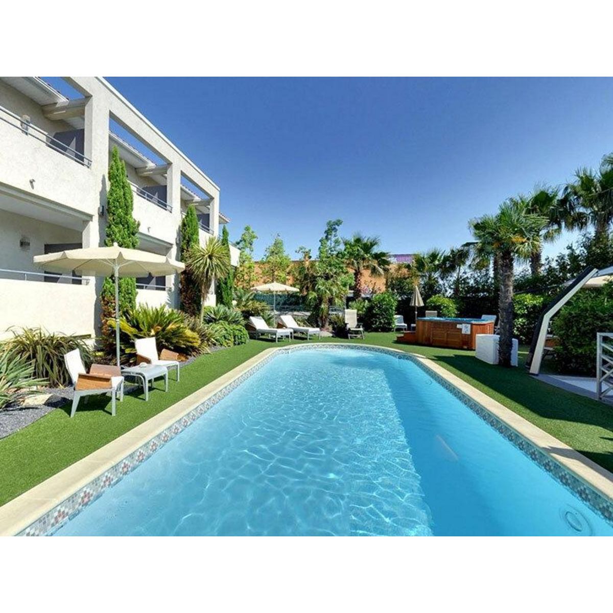 Smartbox 2 jours en hôtel 4* avec dîner et accès au spa à Perpignan - Coffret Cadeau Séjour