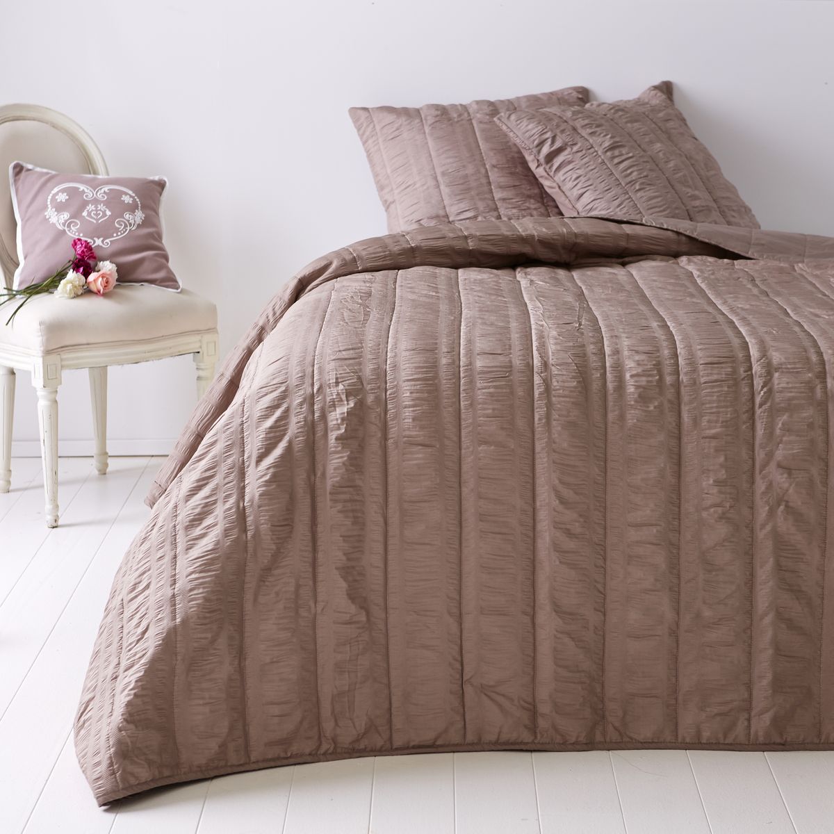 ACTUEL Boutis, couvre-lit matelassé + taie(s) en polyester effet froissé brillant 