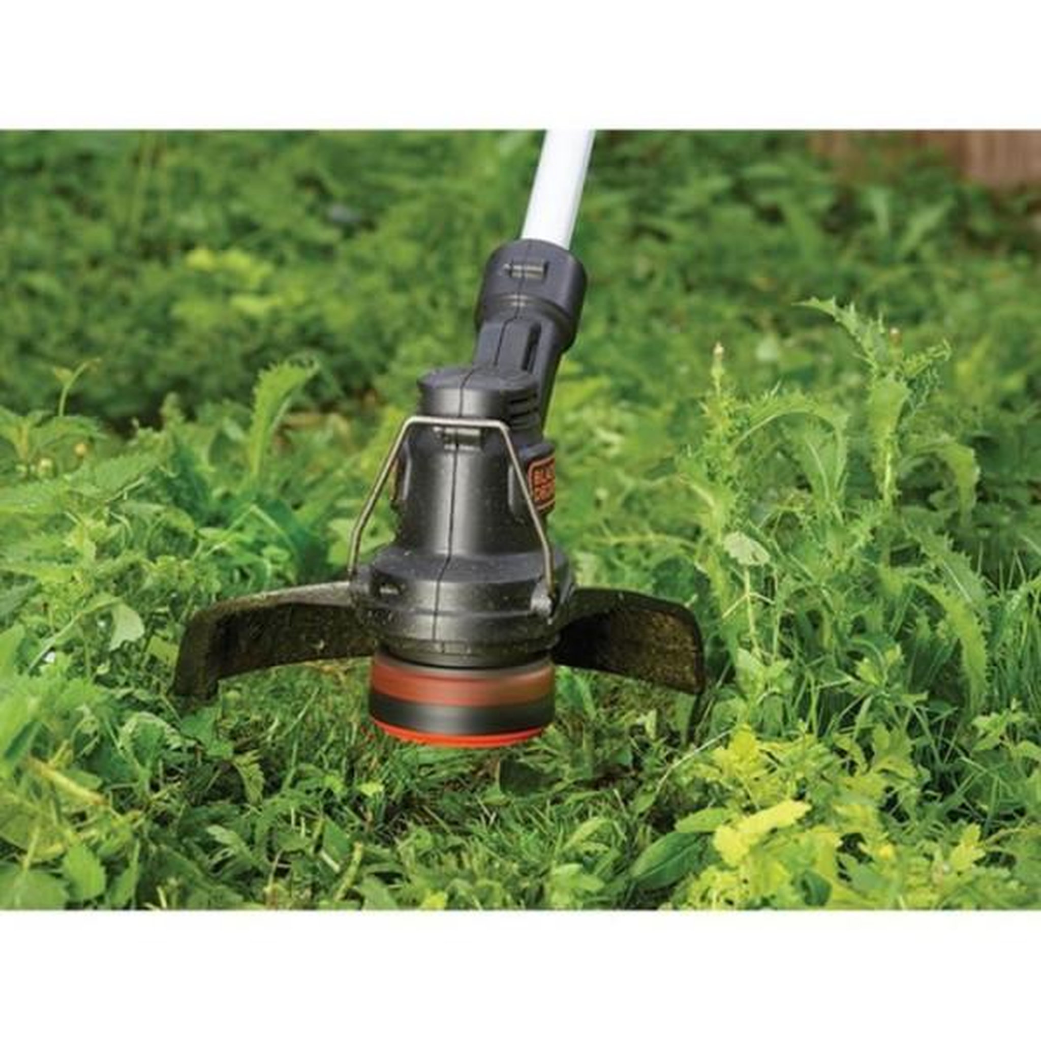 Voir la diapositive 4 : Black et Decker Coupe-bordure a batterie BLACK+DECKER - ST1823 - 18V - 25 cm
