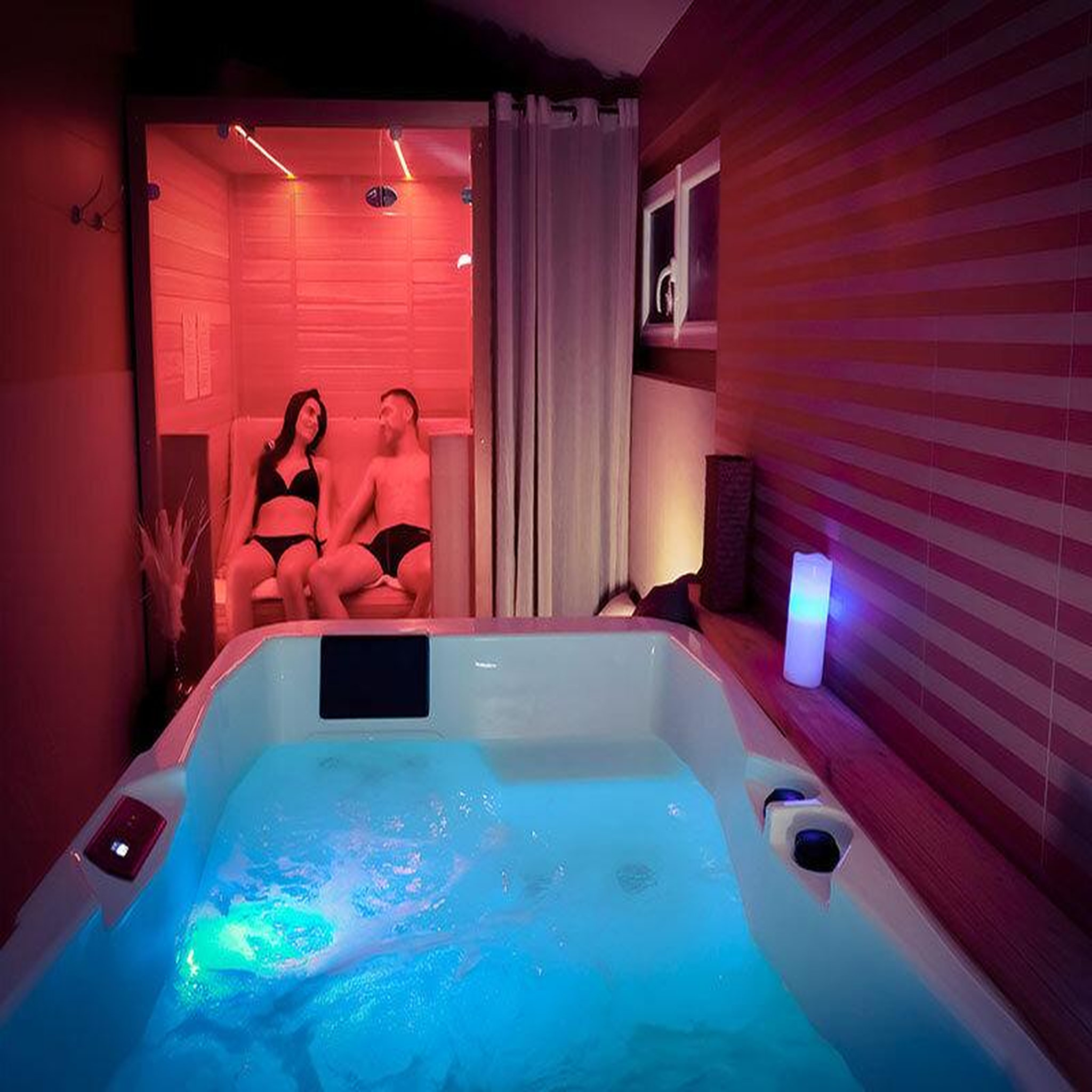 Voir la diapositive 3 : Smartbox Massage en duo et accès privatif au spa d'un hôtel 4* à saint-raphaël - coffret cadeau bien-être