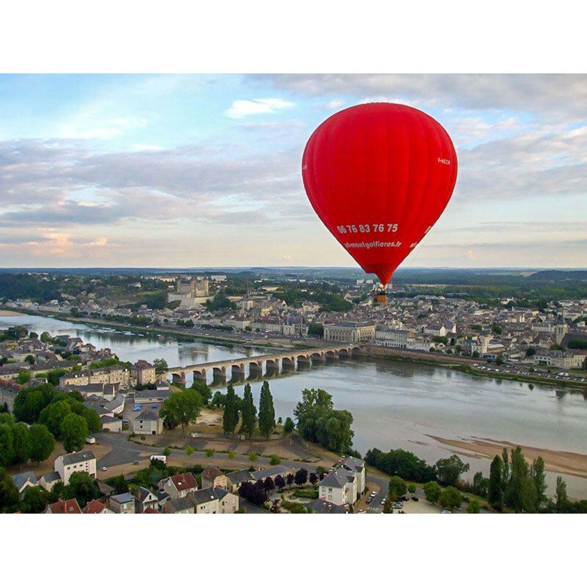 Smartbox Vol en montgolfière pour 2 personnes au-dessus de Saumur - Coffret Cadeau Sport & Aventure