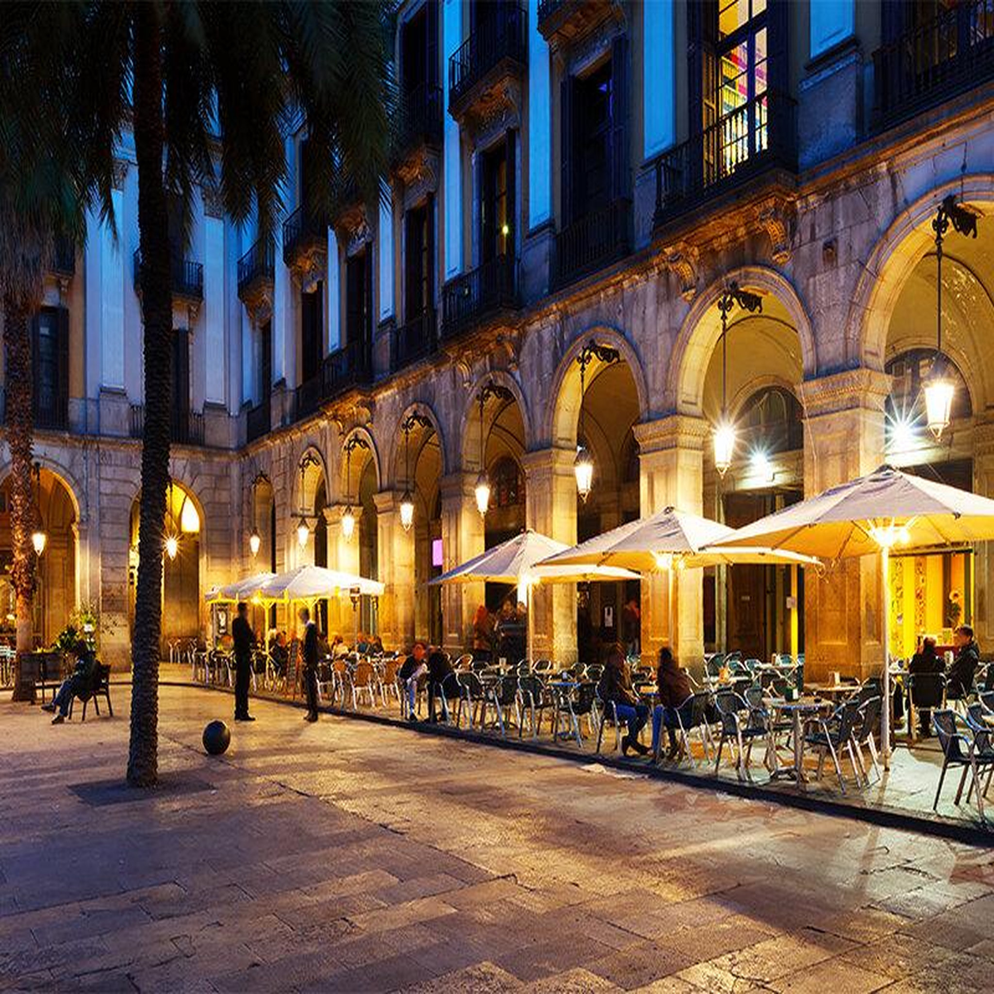 Voir la diapositive 2 : Smartbox 4 jours à barcelone avec visite guidée de gaudi - coffret cadeau séjour