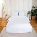 Home collection Parure housse de couette 100% satin de microfibre. Coloris disponibles : Jaune, Rouge, Blanc, Vert